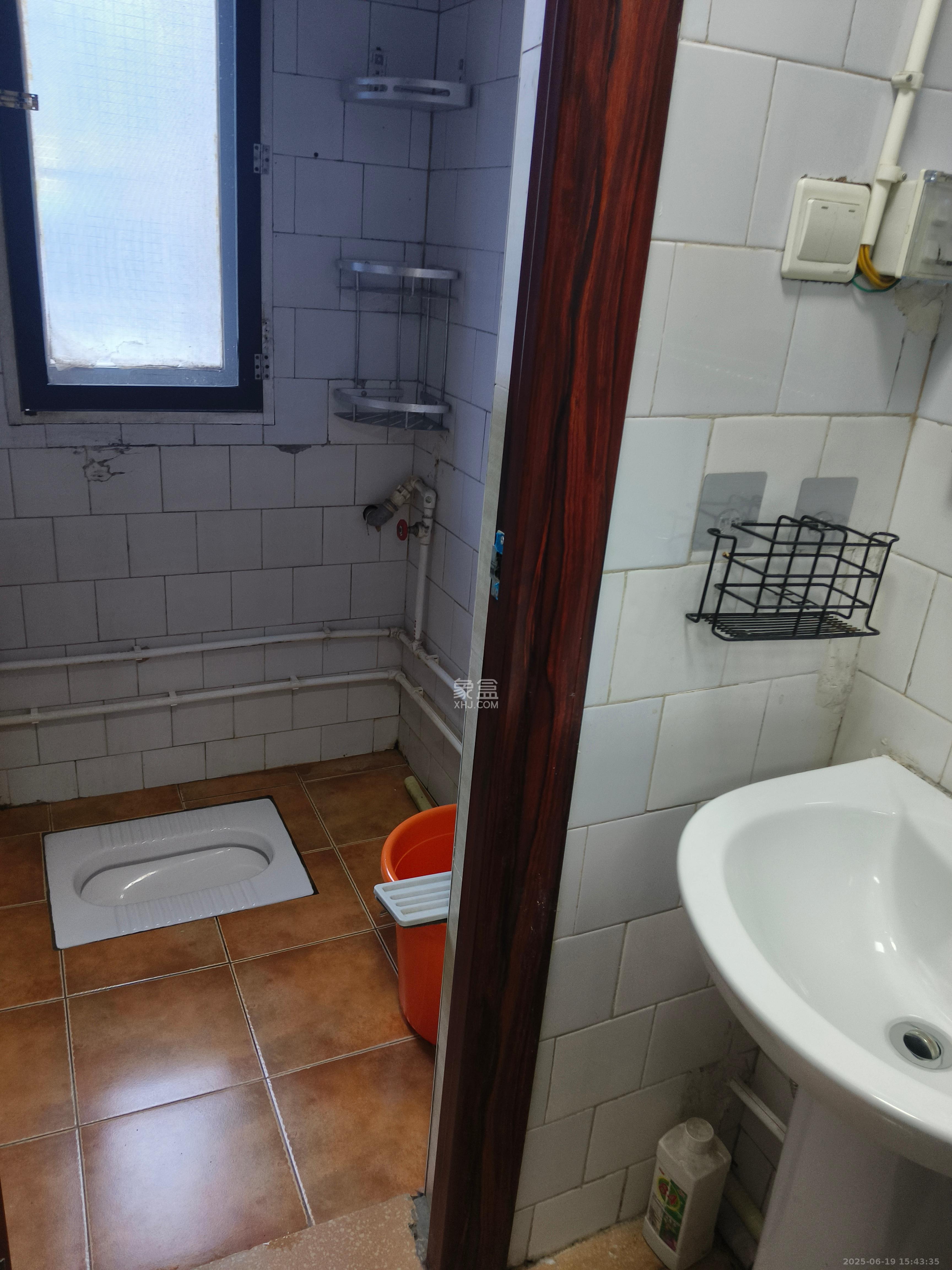 茶馆屋 3室1厅1卫 2000.0元/月 茶馆屋 3室1厅1卫 2000.0元/月室内图