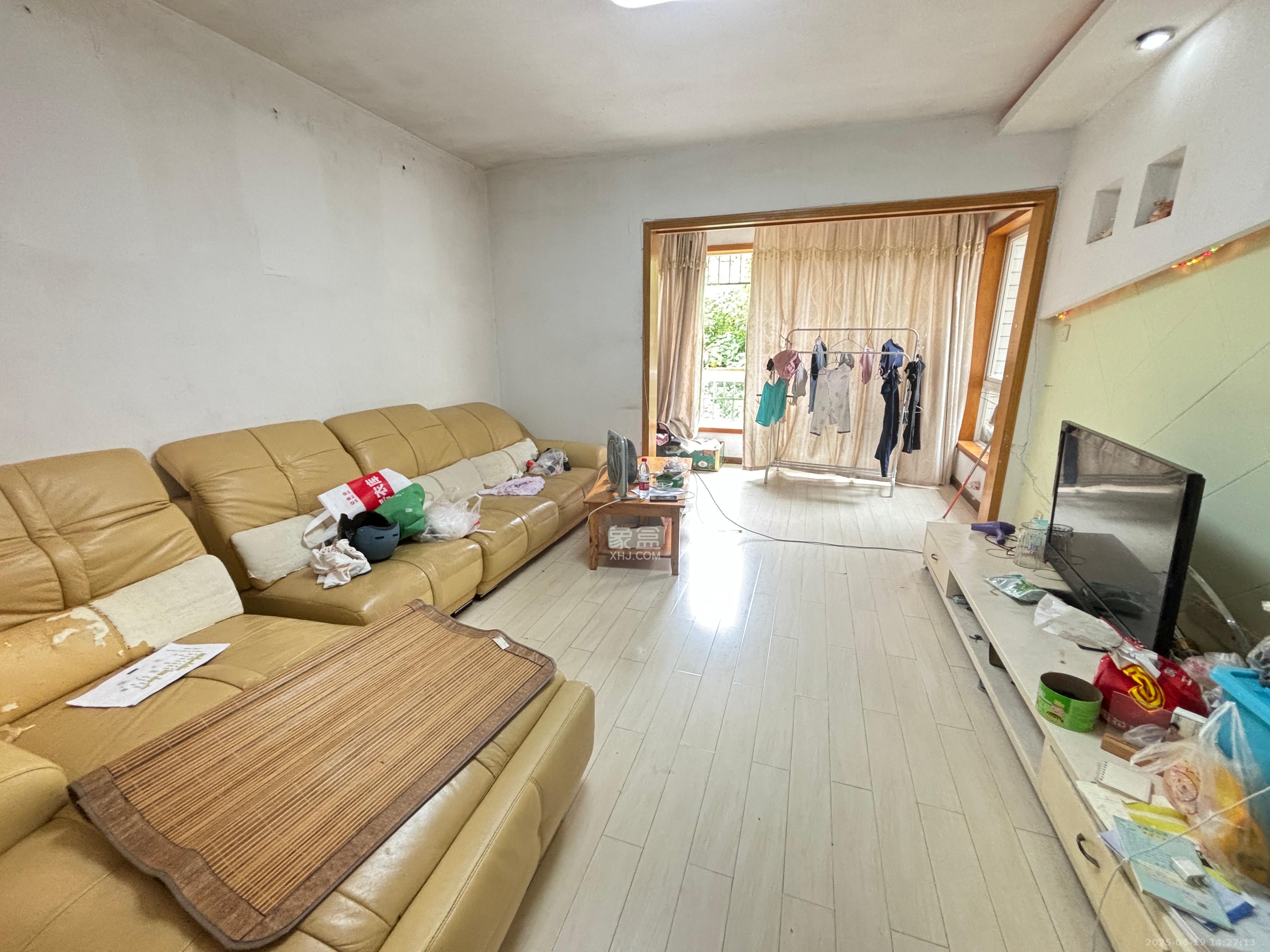 德馨园  2室1厅1卫    1500.0元/月 德馨园  2室1厅1卫    1500.0元/月室内图