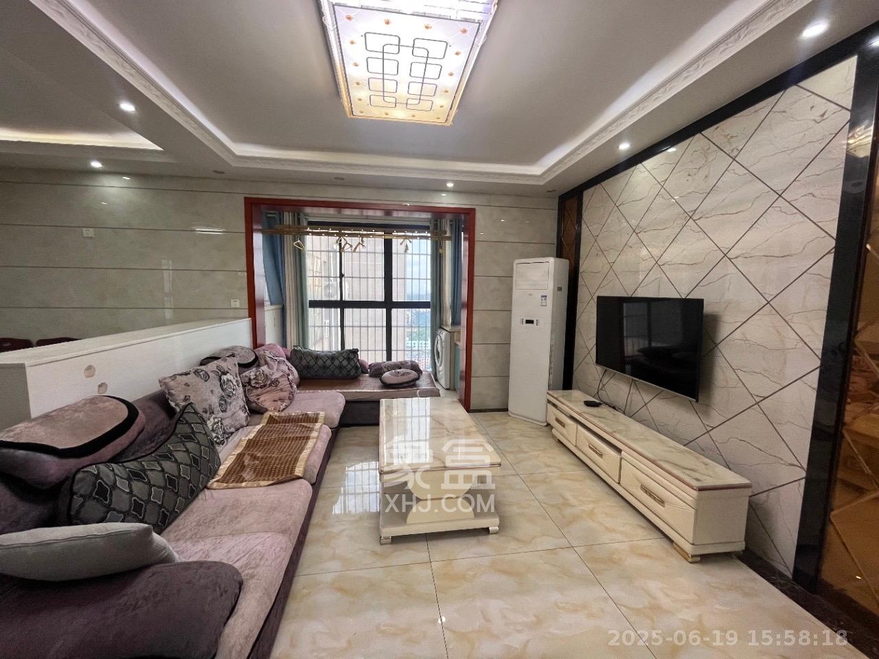 南庭城果 4室2厅2卫 2800.0元/月 南庭城果 4室2厅2卫 2800.0元/月室内图