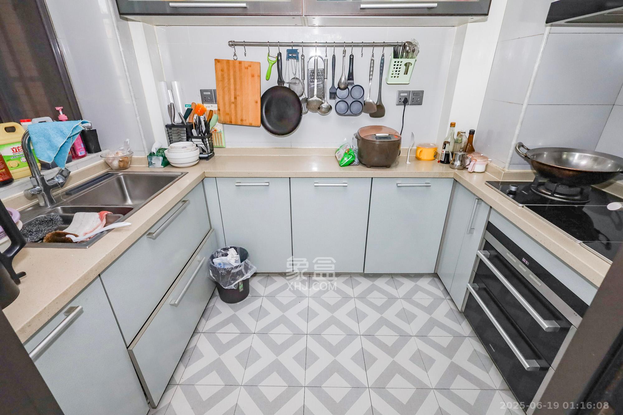 钰龙天下二期（钰龙佳园）  3室2厅2卫    222.0万厨房