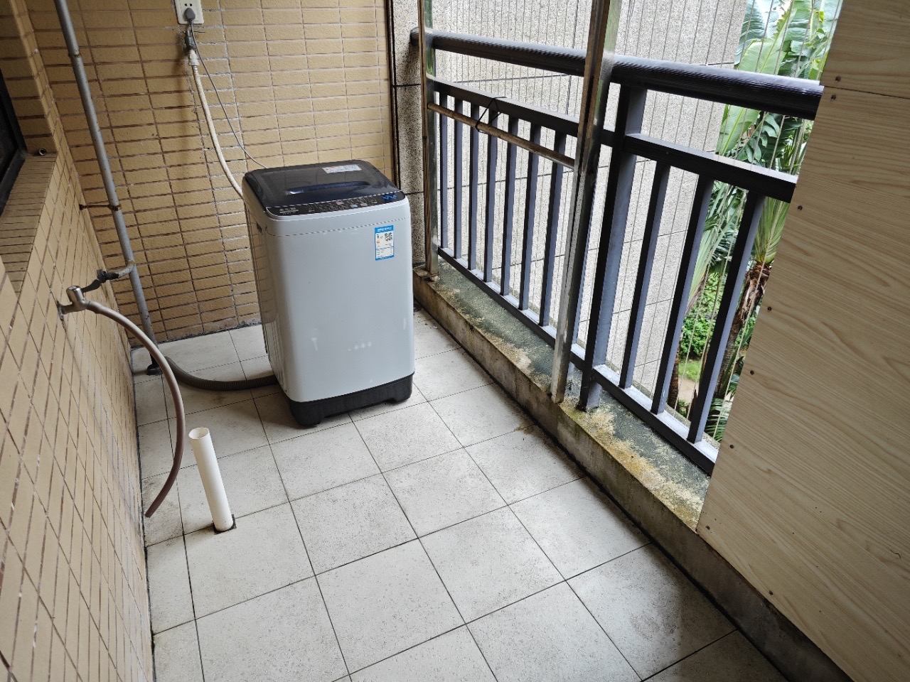 江畔人家  1室0厅0卫   2800.00元/月室内图