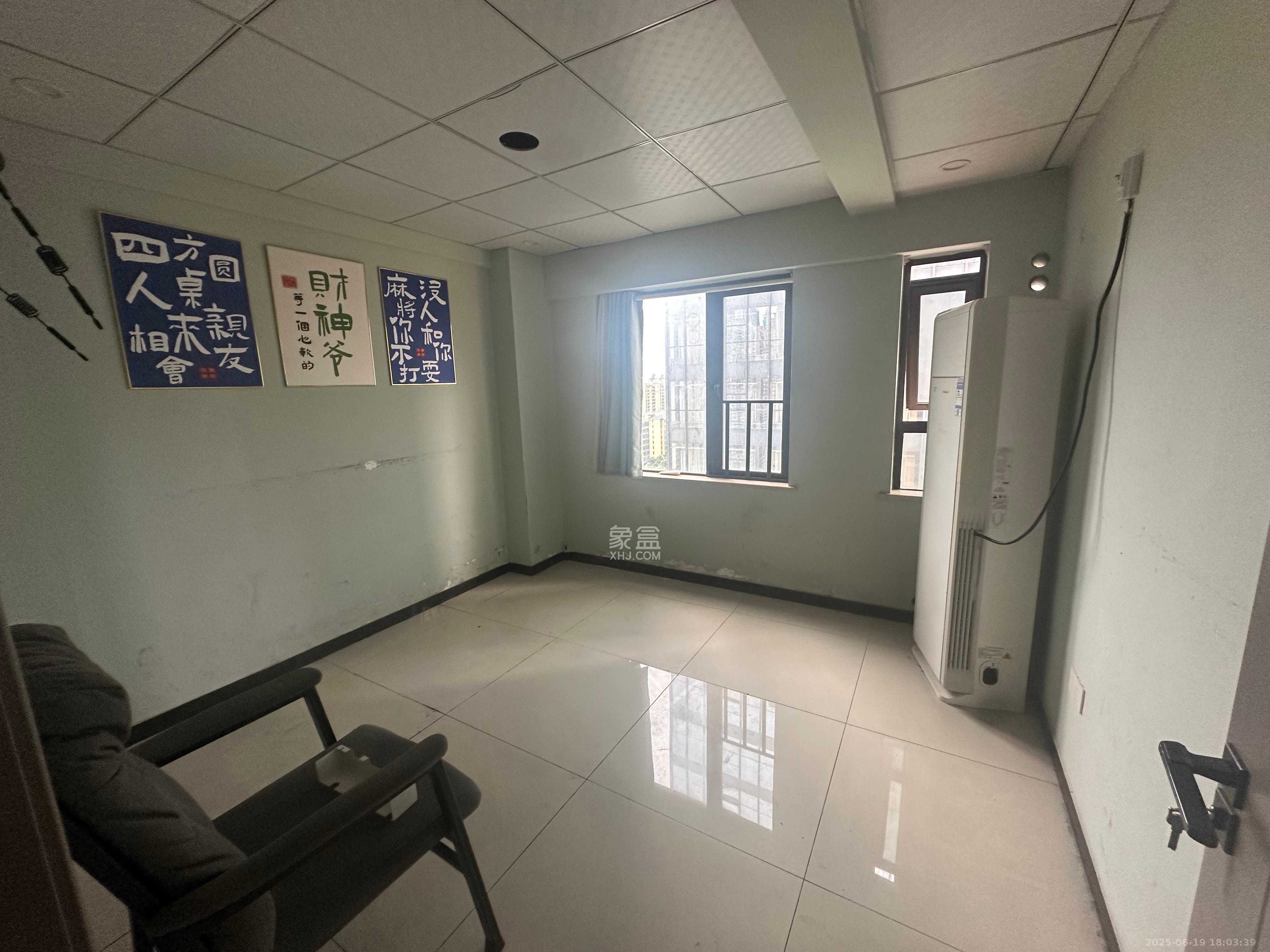 钰龙天下二期(钰龙佳园) 1室0厅0卫 3500.0元/月 钰龙天下二期(钰龙佳园) 1室0厅0卫 3500.0元/月室内图