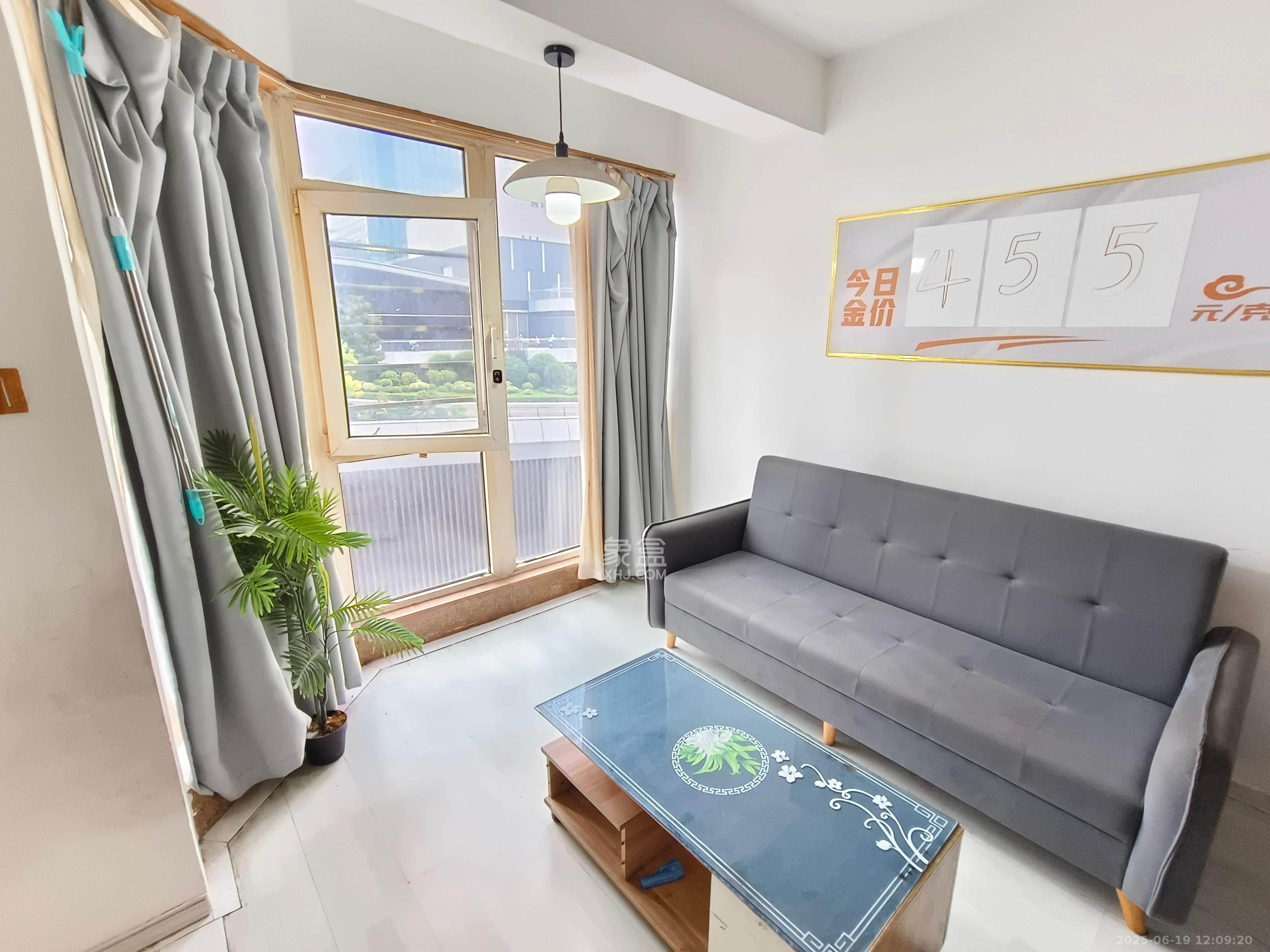 青年公寓  1室1厅1卫    2200.0元/月室内图