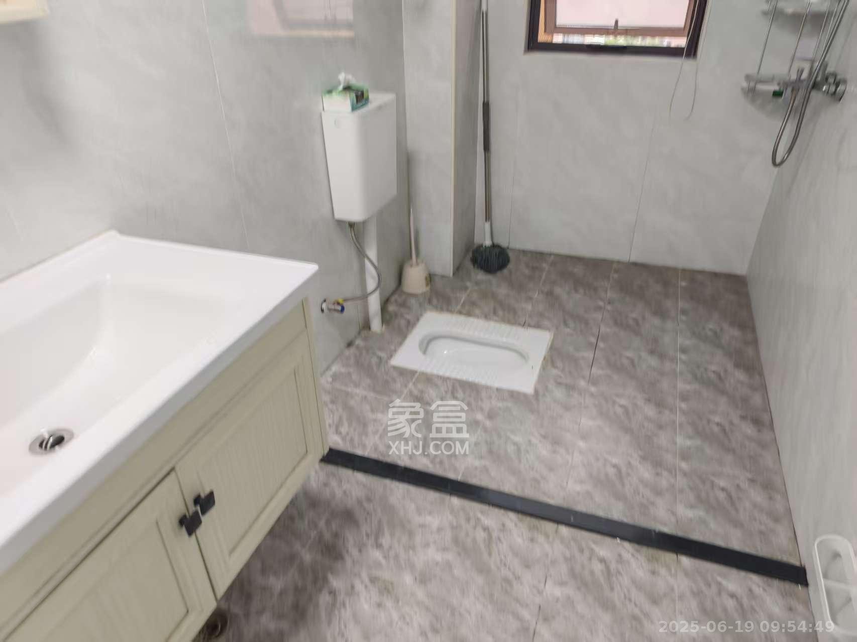 阳光城尚东湾青云苑 3室2厅2卫 2500.0元/月 阳光城尚东湾青云苑 3室2厅2卫 2500.0元/月室内图