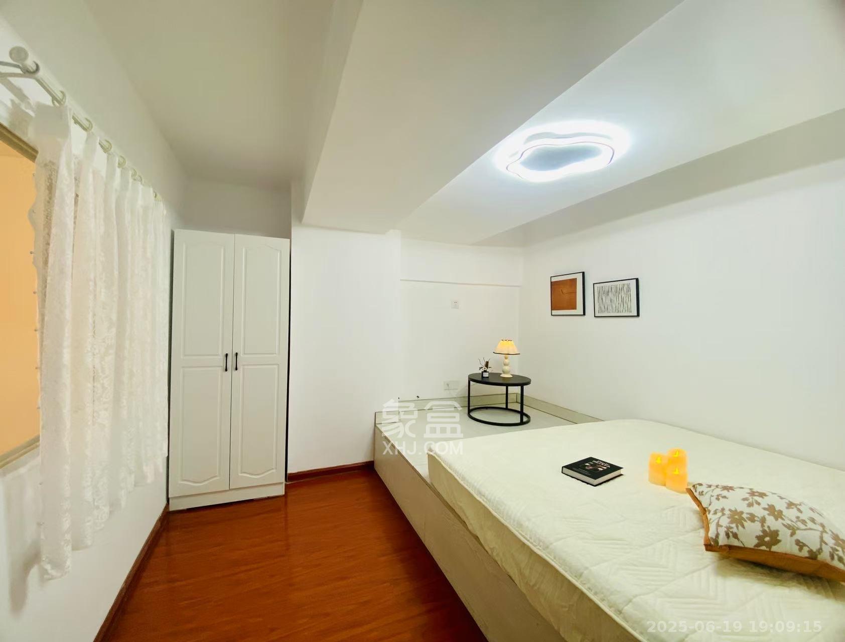 华菱蓝调国际(华菱.香墅美地) 1室2厅1卫 2400.0元/月 华菱蓝调国际(华菱.香墅美地) 1室2厅1卫 2400.0元/月室内图