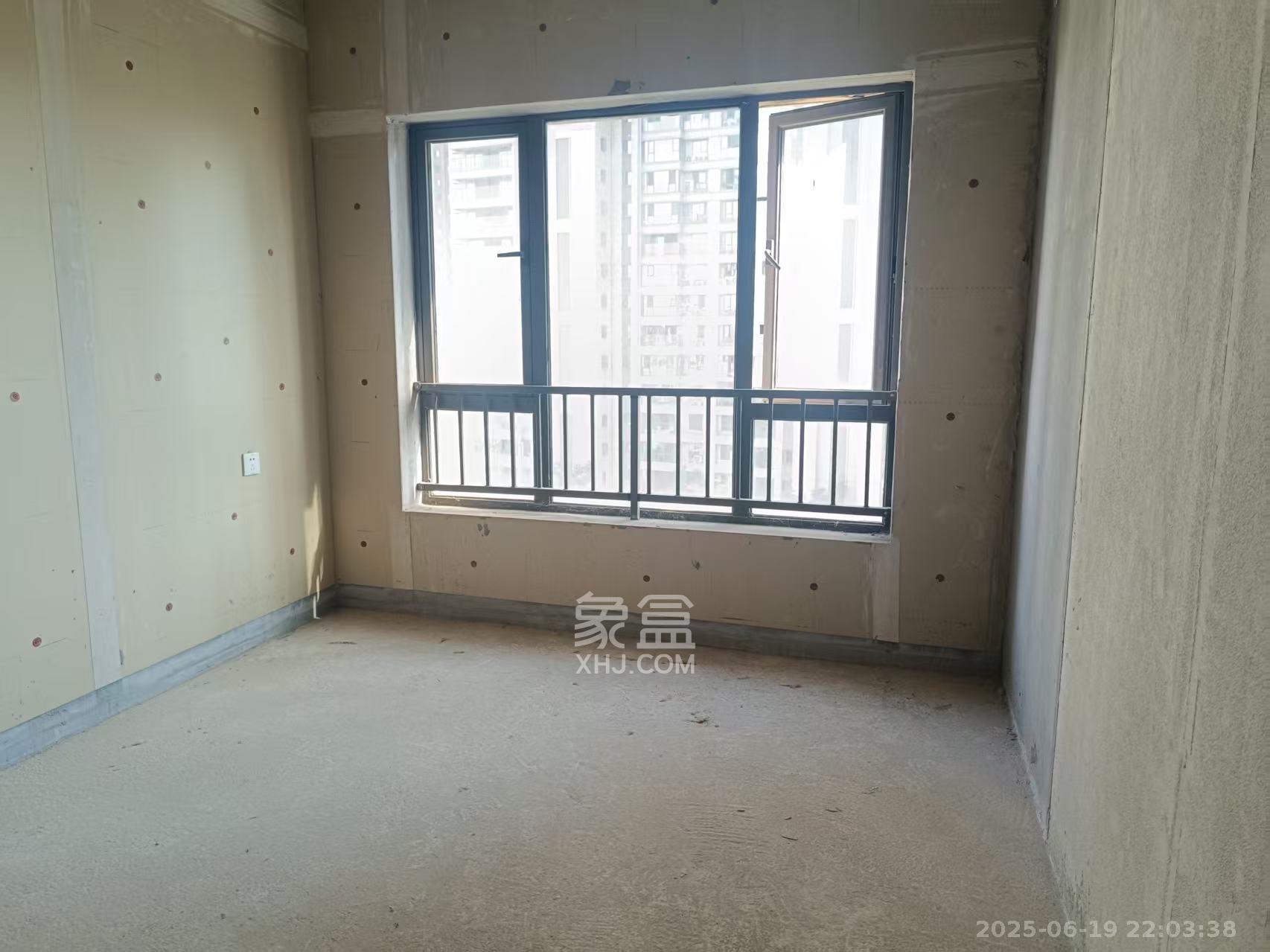 保利东郡  3室2厅2卫    1800.0元/月室内图