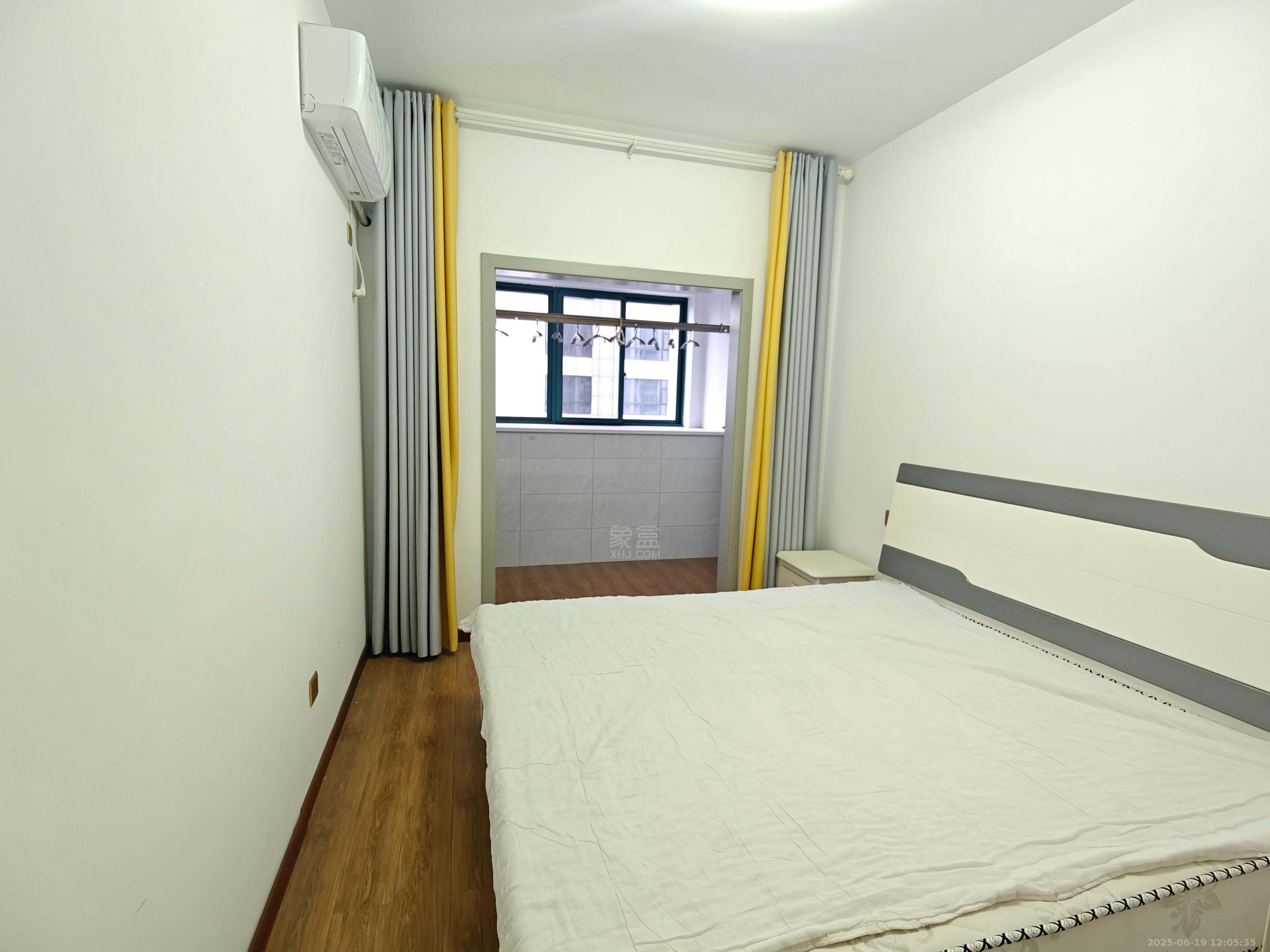 湖景名城 4室2厅2卫 2000.0元/月 湖景名城 4室2厅2卫 2000.0元/月室内图