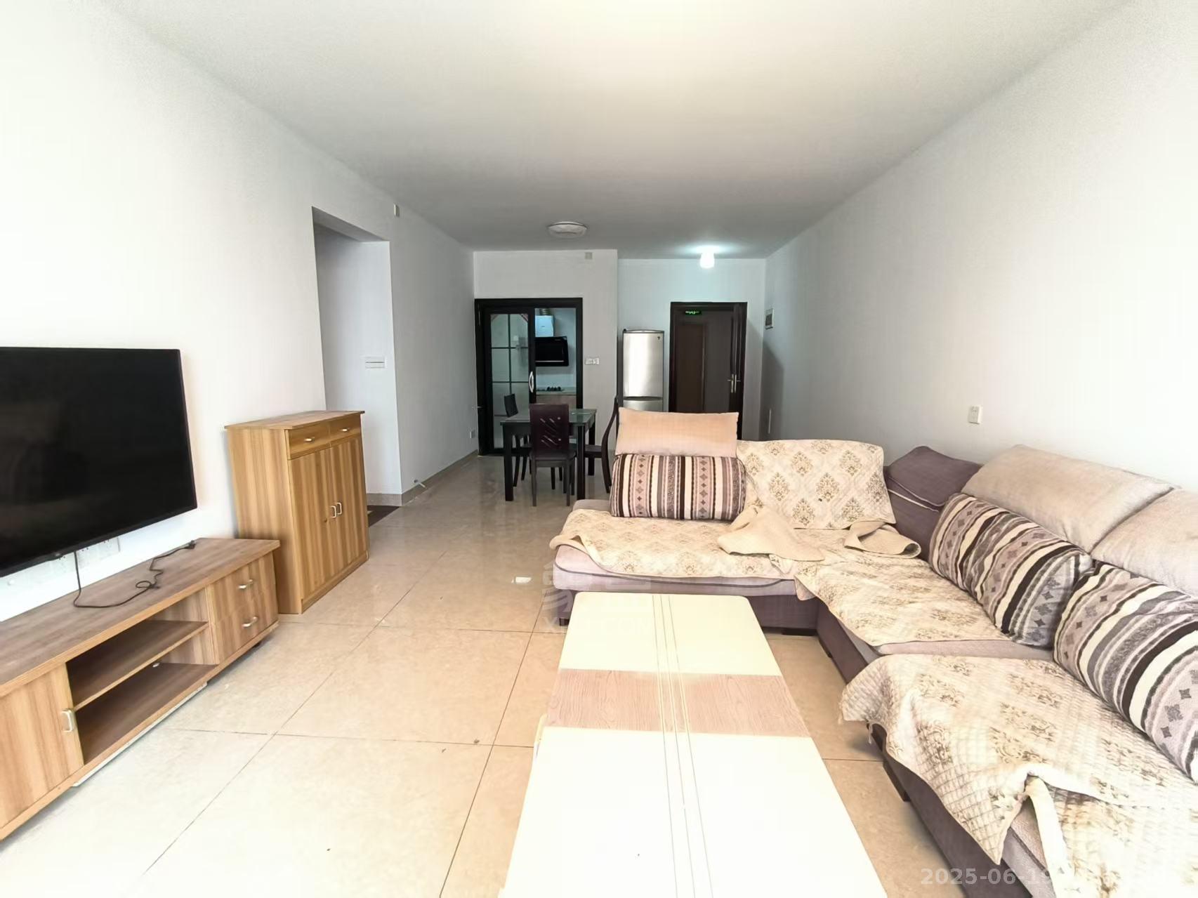 佳兆业金域天下二期 3室2厅2卫 1600.0元/月 佳兆业金域天下二期 3室2厅2卫 1600.0元/月室内图