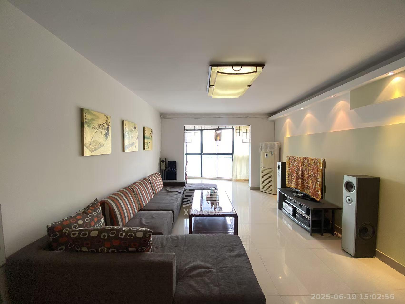 佳阳悦景馨都  3室2厅2卫    2600.0元/月 佳阳悦景馨都  3室2厅2卫    2600.0元/月室内图