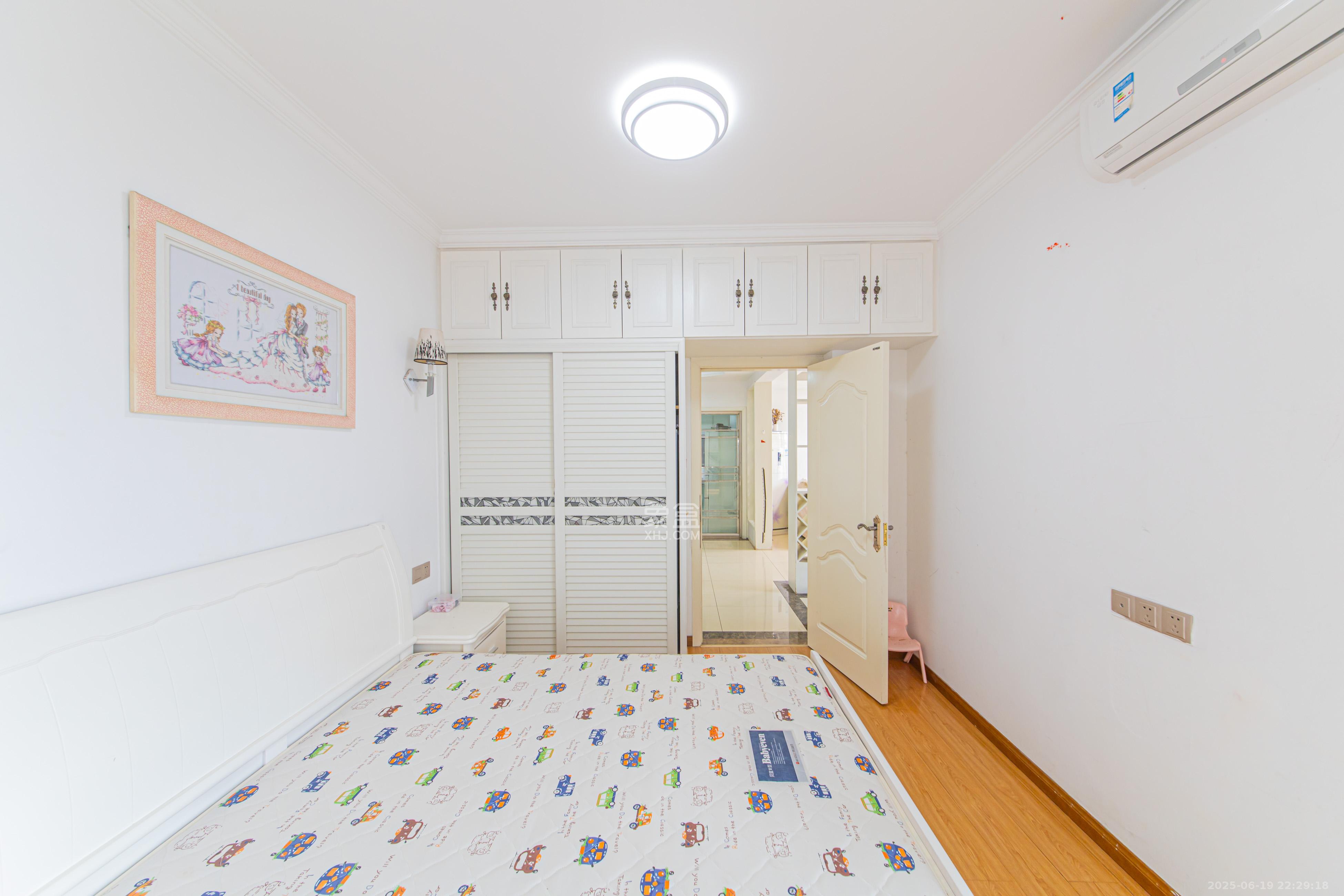 长城水郡 1室2厅1卫 60.0万 长城水郡 1室2厅1卫 60.0万卧室