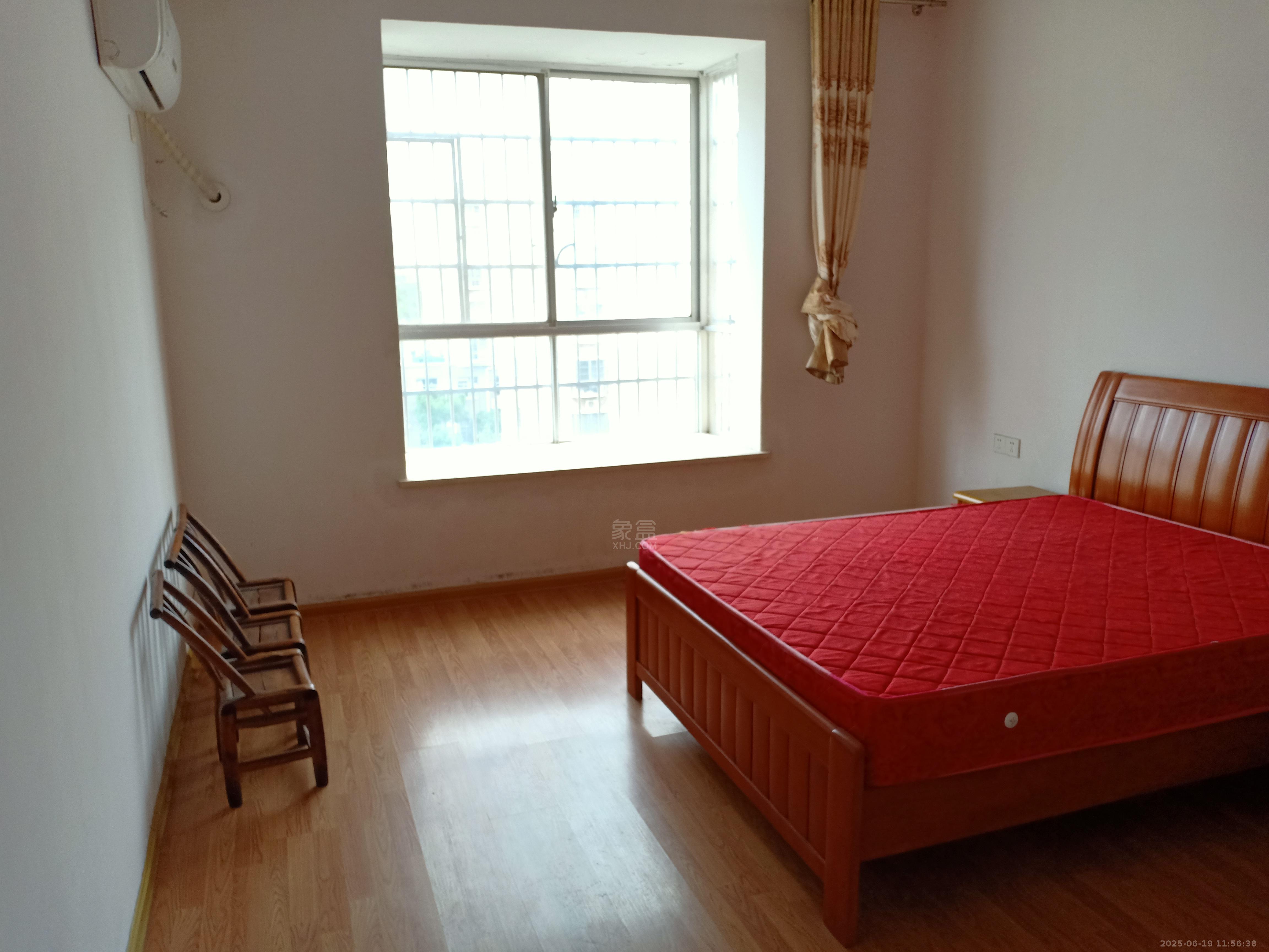 湘水栗园  3室2厅2卫   1700.00元/月室内图