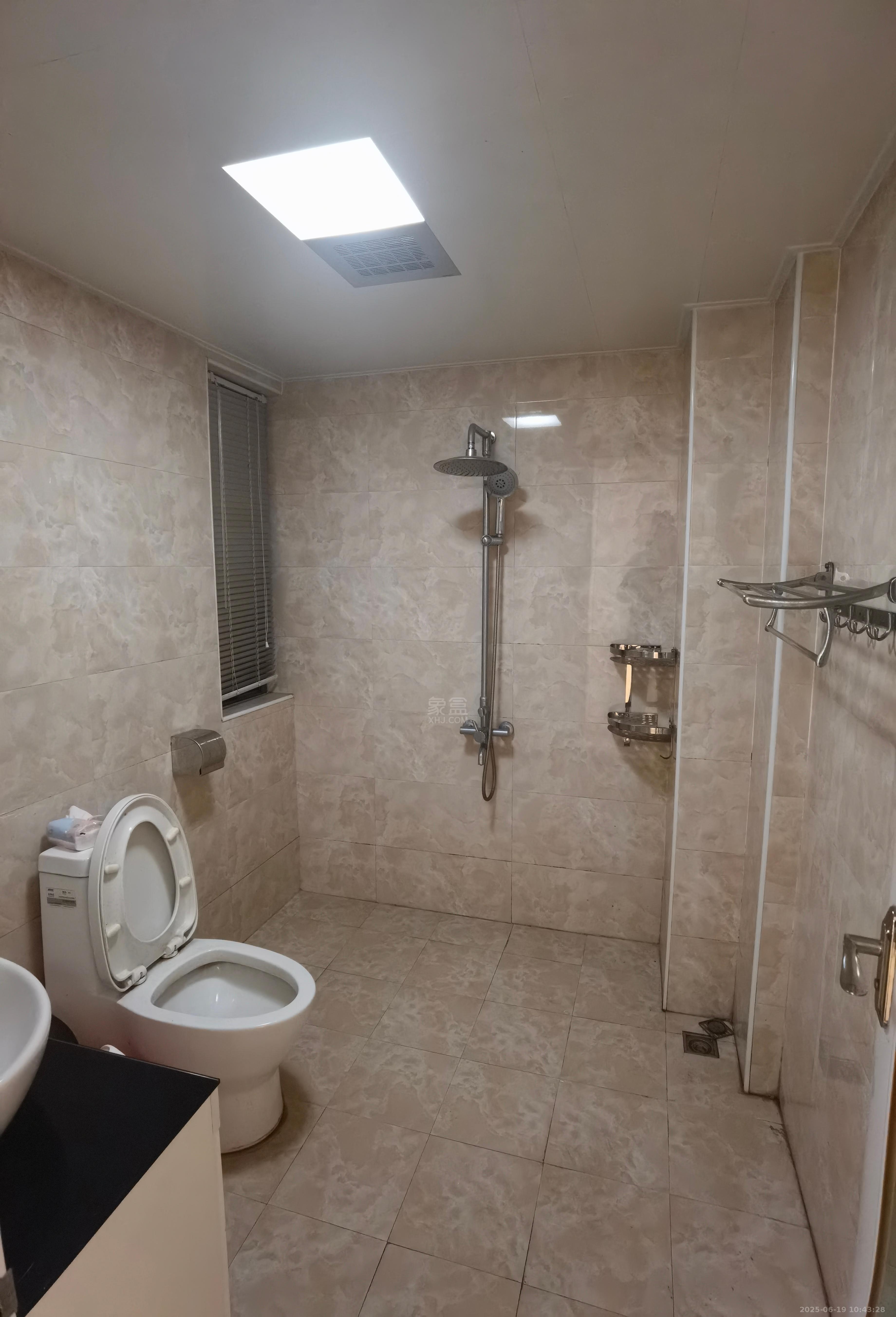 美的城一期 3室2厅2卫 1800.0元/月 美的城一期 3室2厅2卫 1800.0元/月室内图