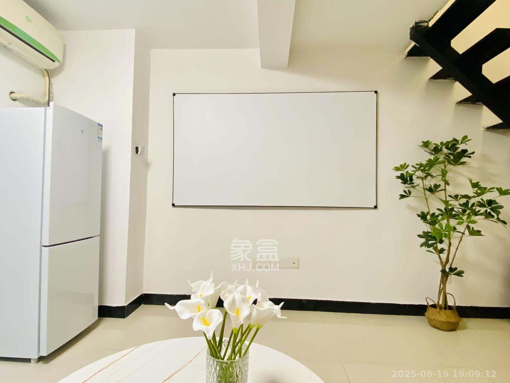 华菱蓝调国际（华菱.香墅美地）  1室2厅1卫    2400.0元/月室内图