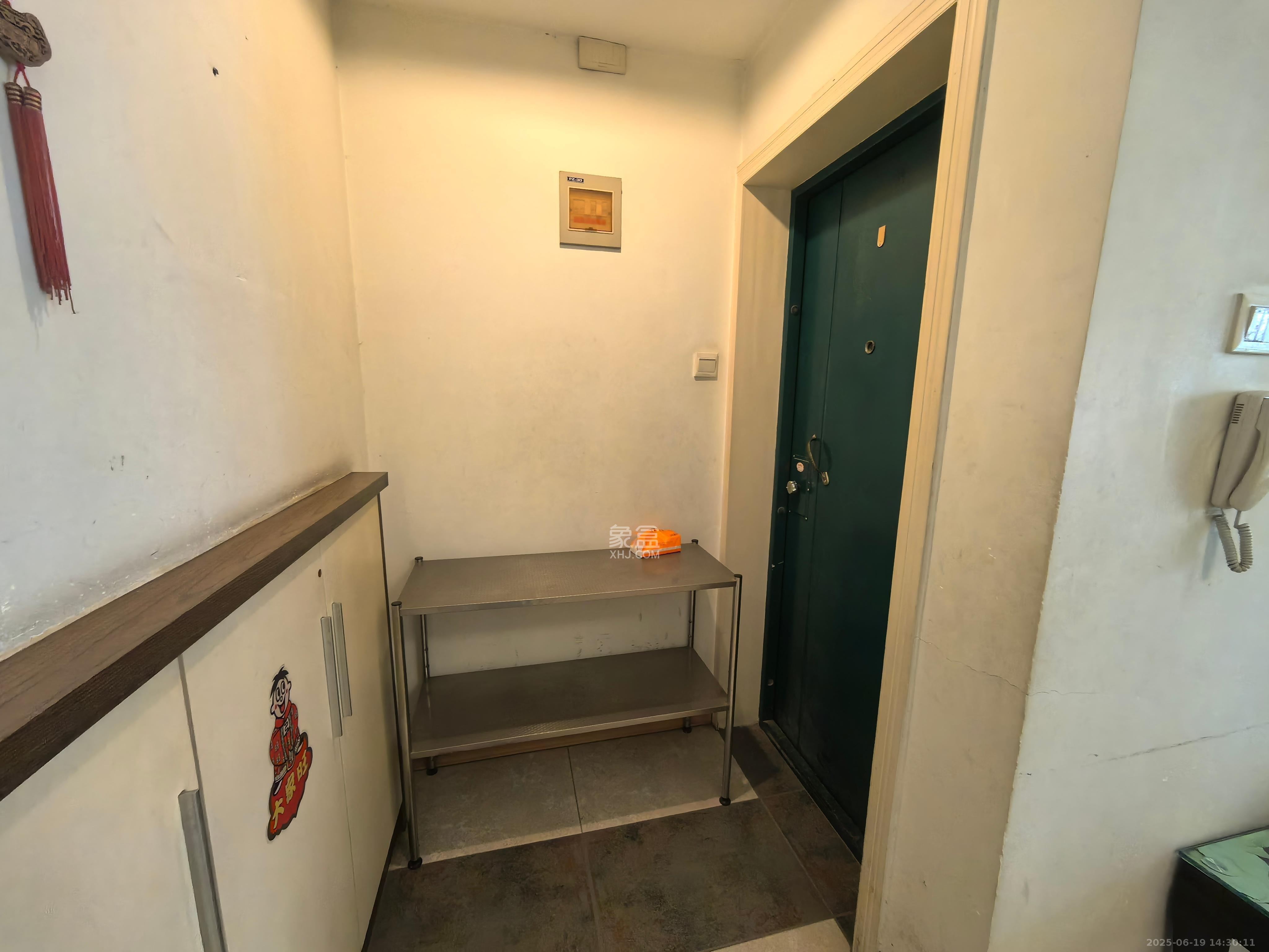 轻工小区(湖南轻工研究院宿舍) 3室2厅2卫 2500.0元/月 轻工小区(湖南轻工研究院宿舍) 3室2厅2卫 2500.0元/月室内图