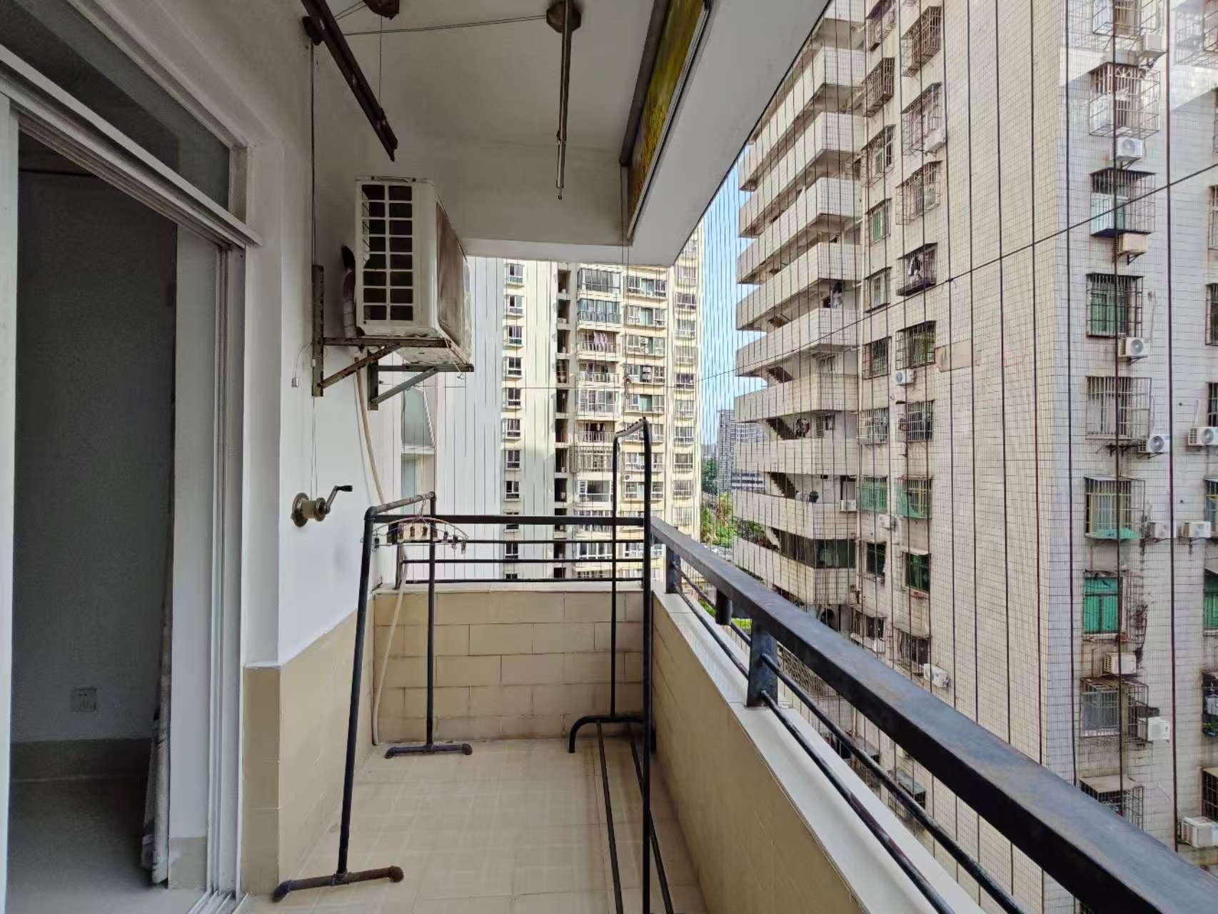 景瑞花园  3室2厅2卫   3200.00元/月室内图