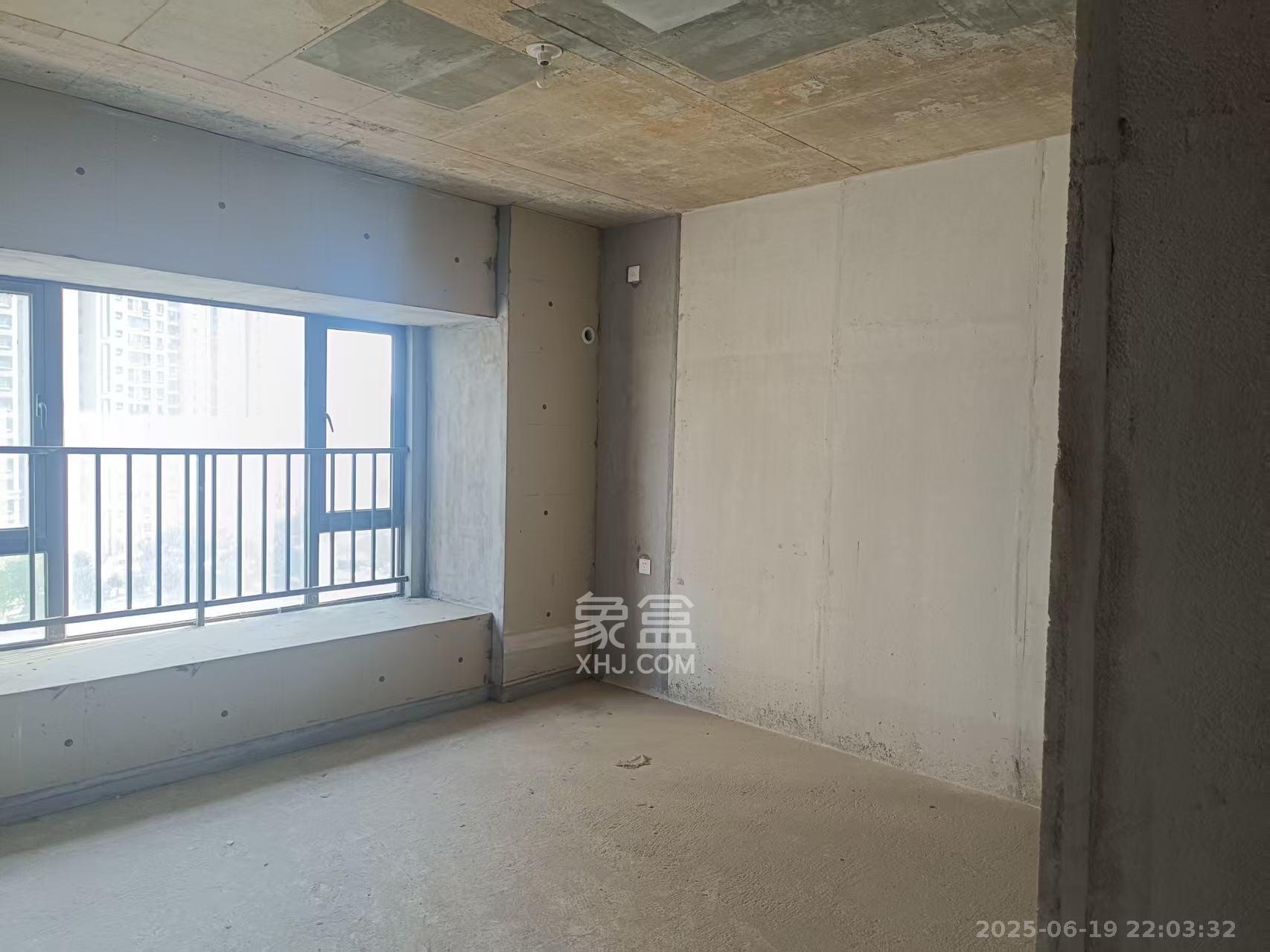 保利东郡  3室2厅2卫    1800.0元/月室内图