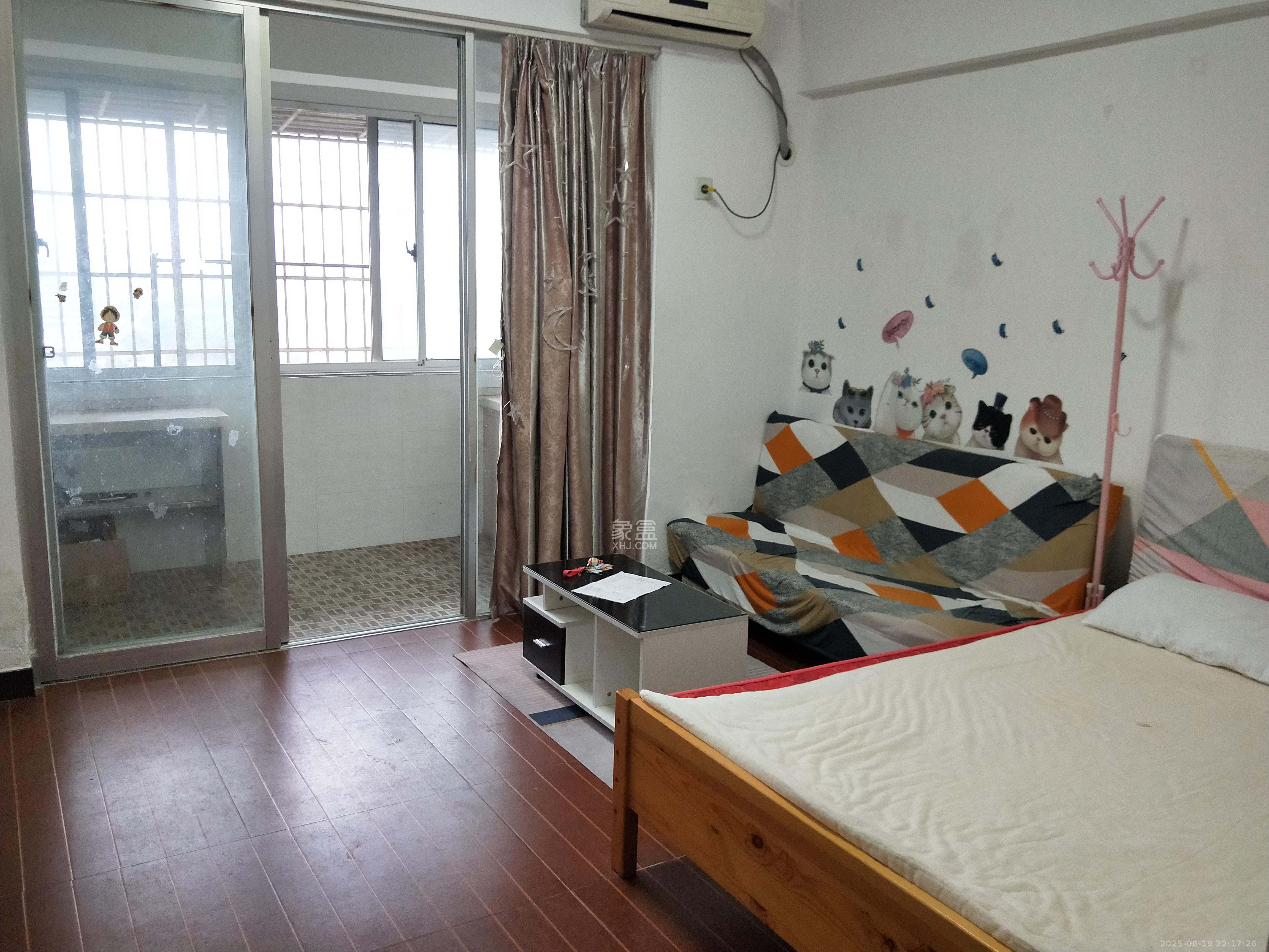 观湖公寓  1室1厅1卫    1500.0元/月