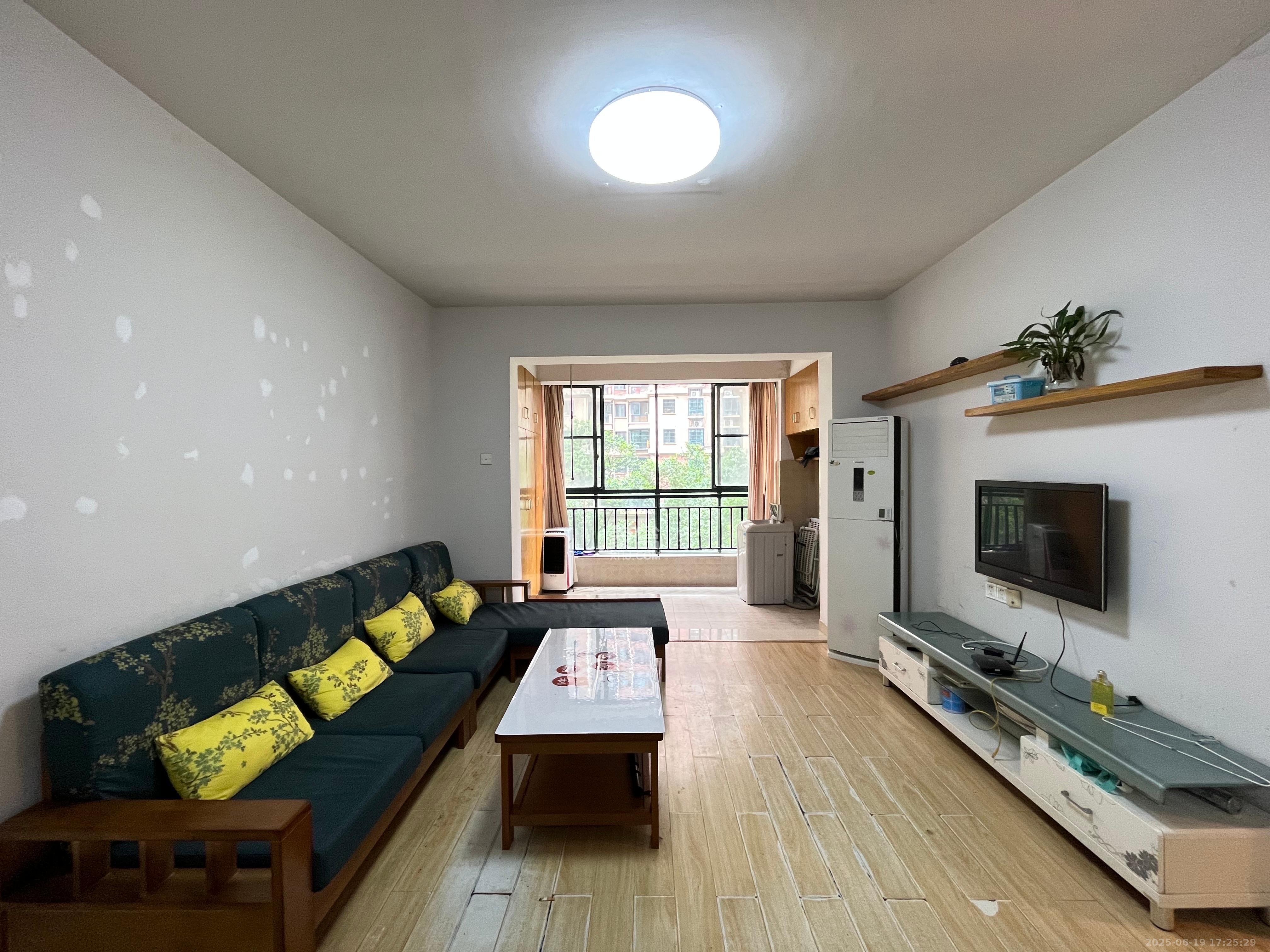 东玺门  2室1厅1卫    2150.0元/月 东玺门  2室1厅1卫    2150.0元/月