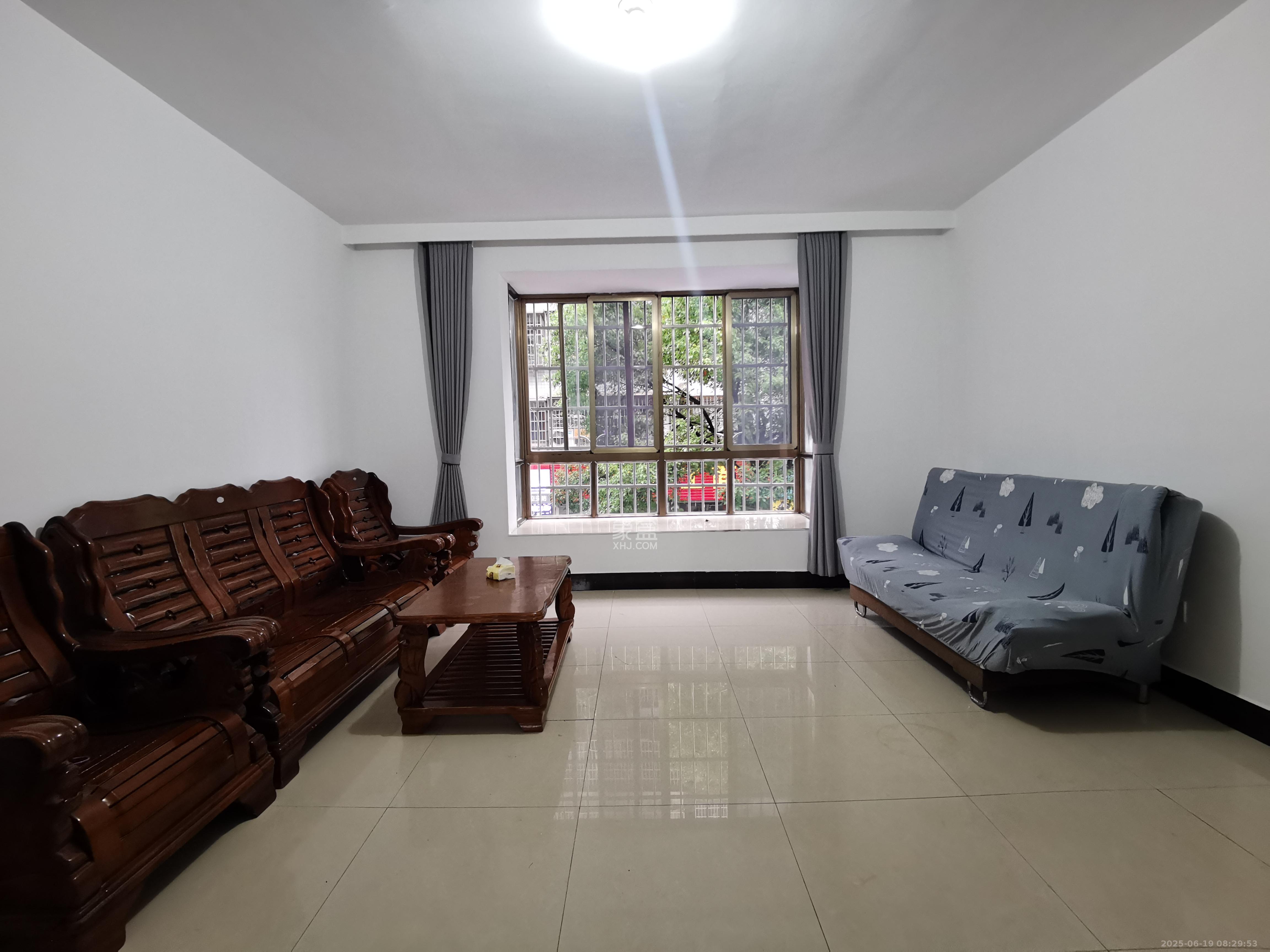 望龙小区 3室2厅1卫 2500.0元/月 望龙小区 3室2厅1卫 2500.0元/月室内图