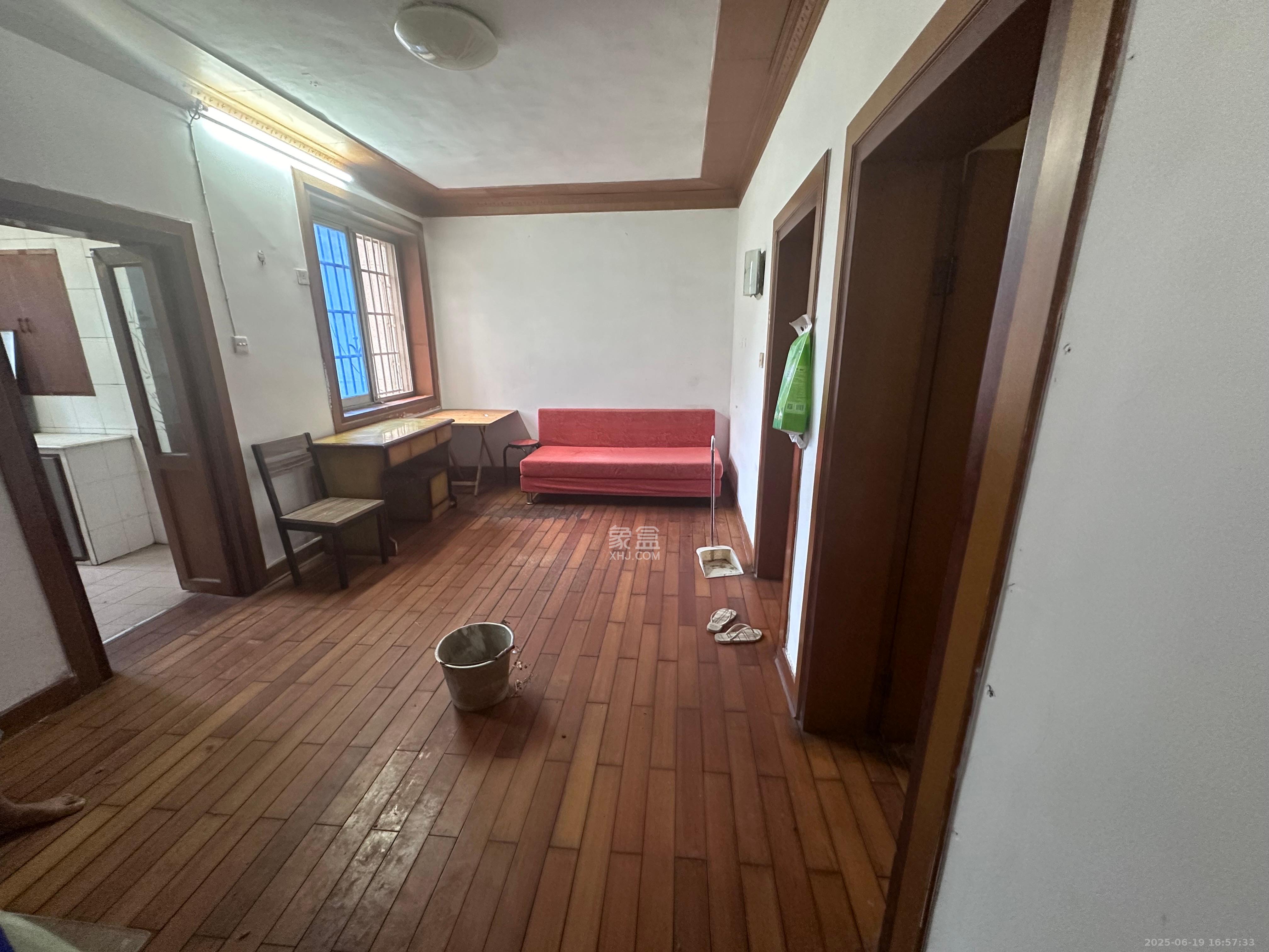 逸苑小区(农大教工宿舍) 2室1厅1卫 1500.0元/月 逸苑小区(农大教工宿舍) 2室1厅1卫 1500.0元/月室内图