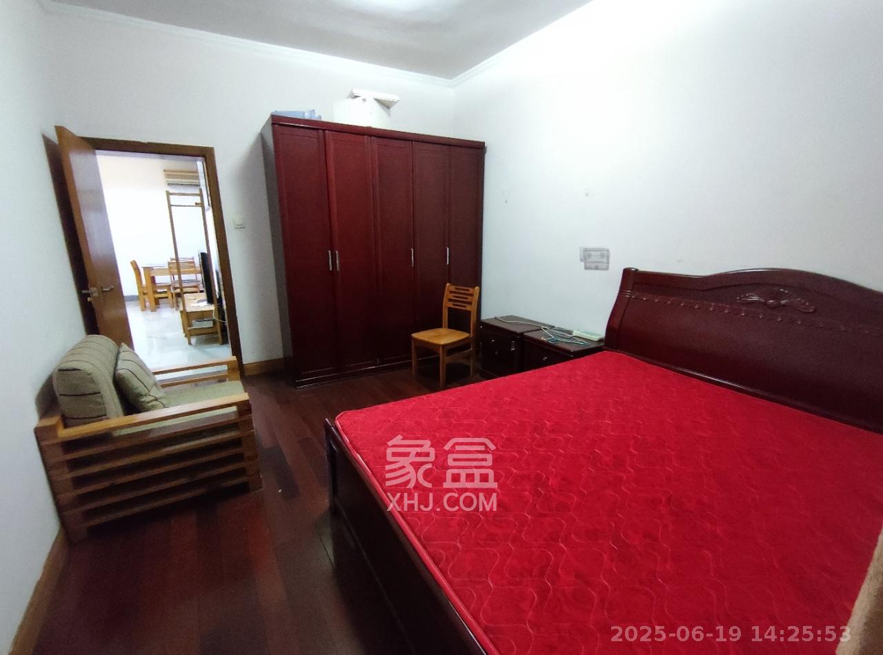 湖南电视台宿舍 3室1厅1卫 2300.0元/月 湖南电视台宿舍 3室1厅1卫 2300.0元/月室内图