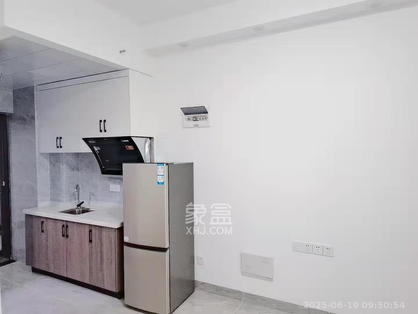 裕天国际商汇中心 1室0厅0卫 1400.0元/月 裕天国际商汇中心 1室0厅0卫 1400.0元/月室内图