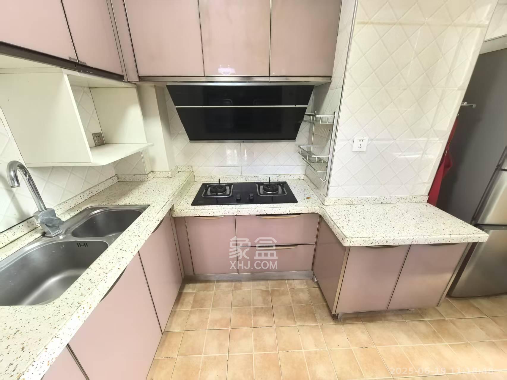 上海城小区 2室2厅1卫 1800.0元/月 上海城小区 2室2厅1卫 1800.0元/月室内图