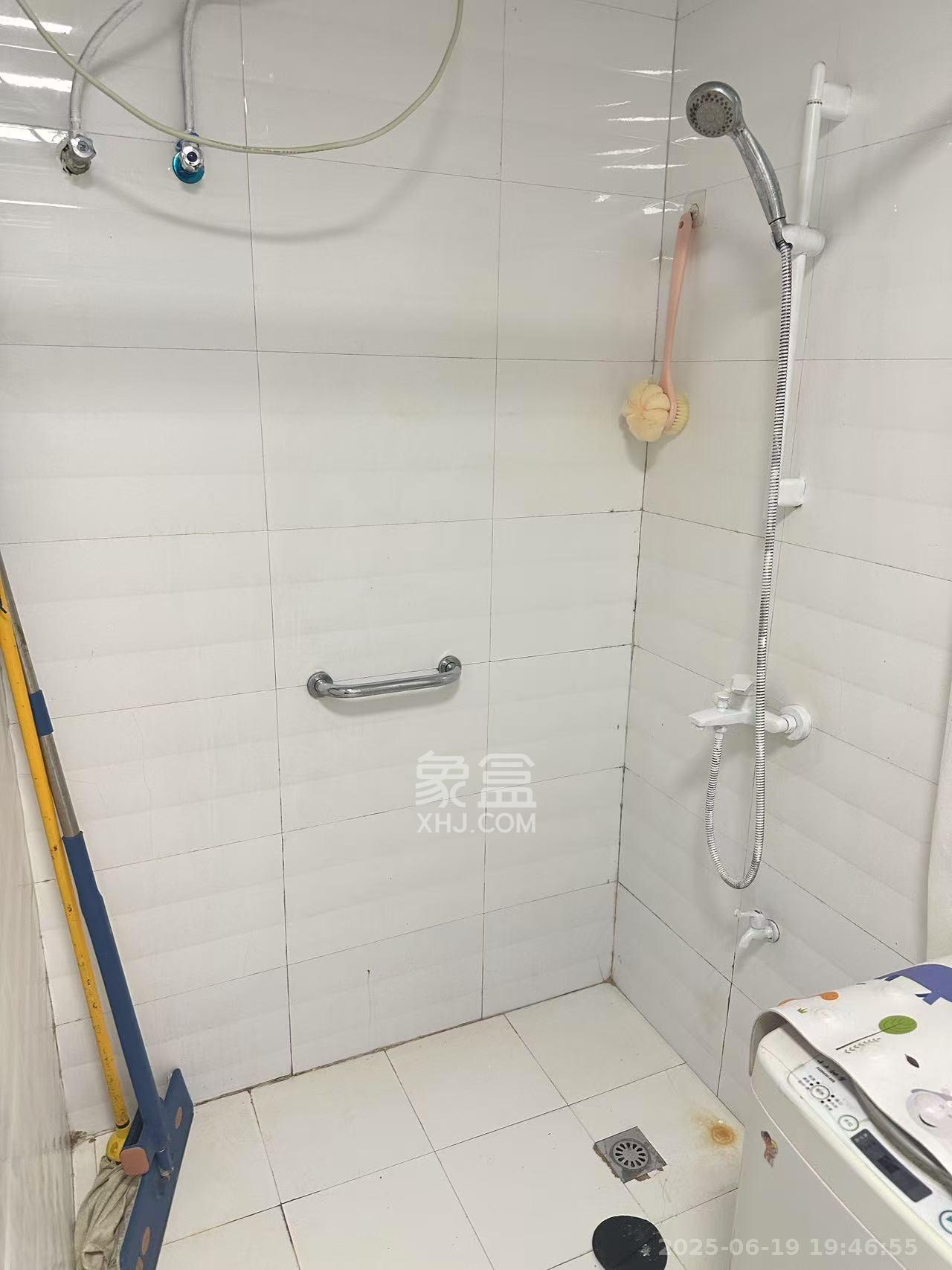 东上一品  1室1厅1卫   1200.00元/月室内图