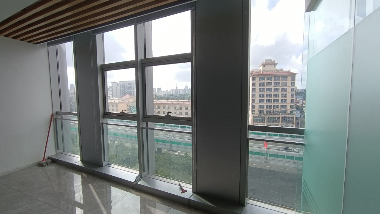 海垦广场 1室0厅2卫 9960.0元/月 海垦广场 1室0厅2卫 9960.0元/月室内图