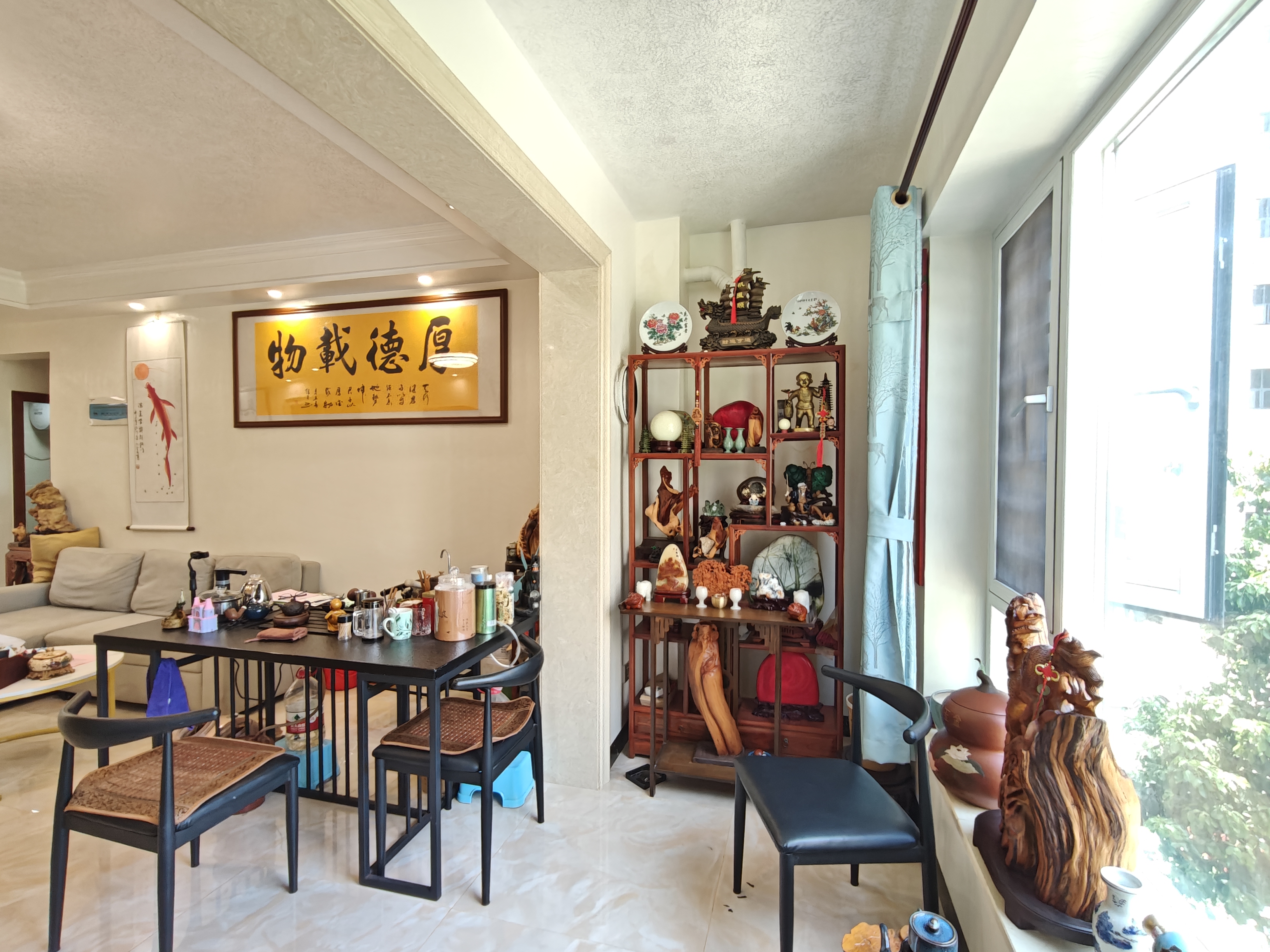 金盘名邸  3室2厅2卫    206.0万阳台