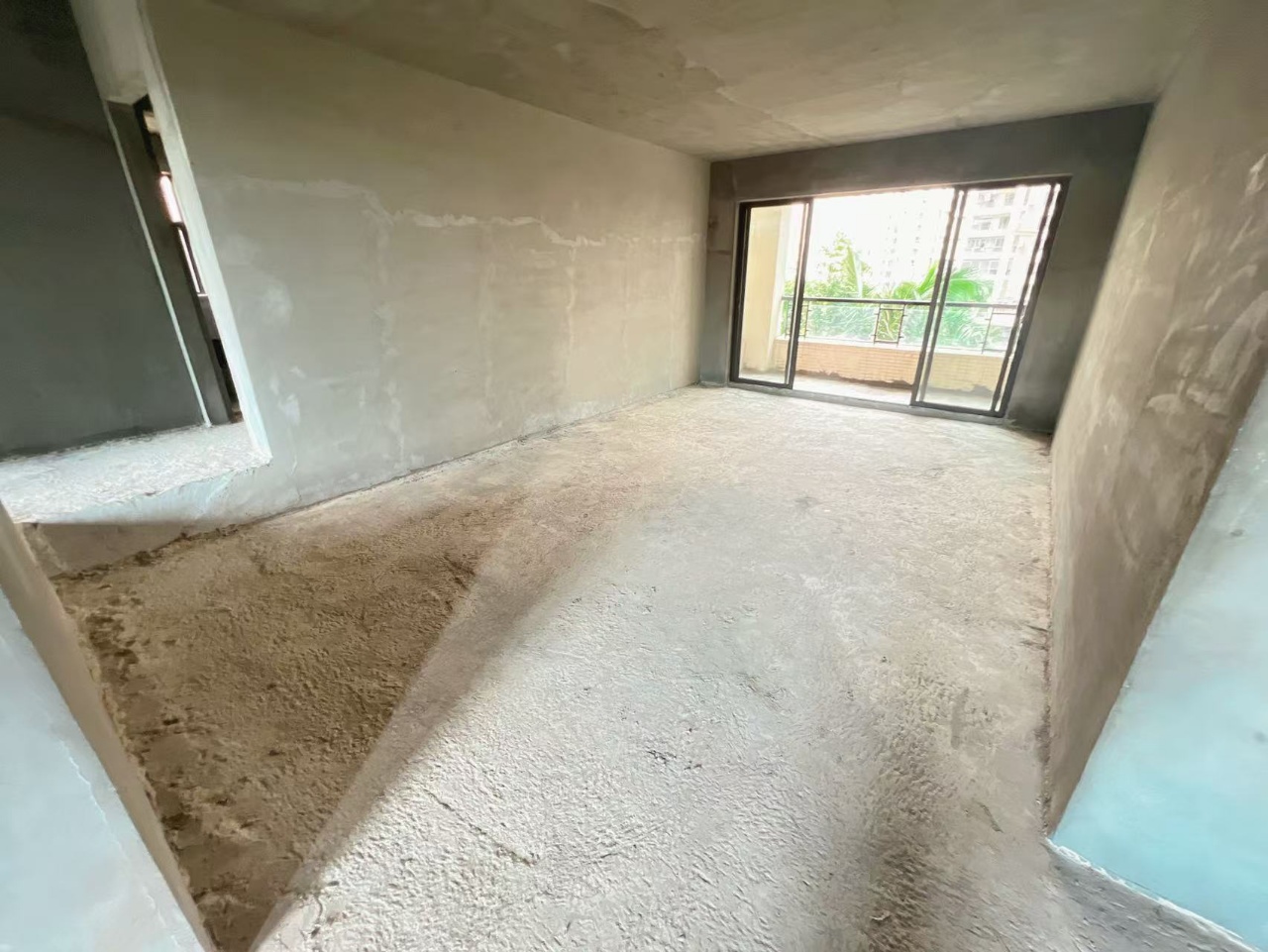 滨江帝景二期(三期) 4室2厅2卫 215.0万 滨江帝景二期(三期) 4室2厅2卫 215.0万客厅