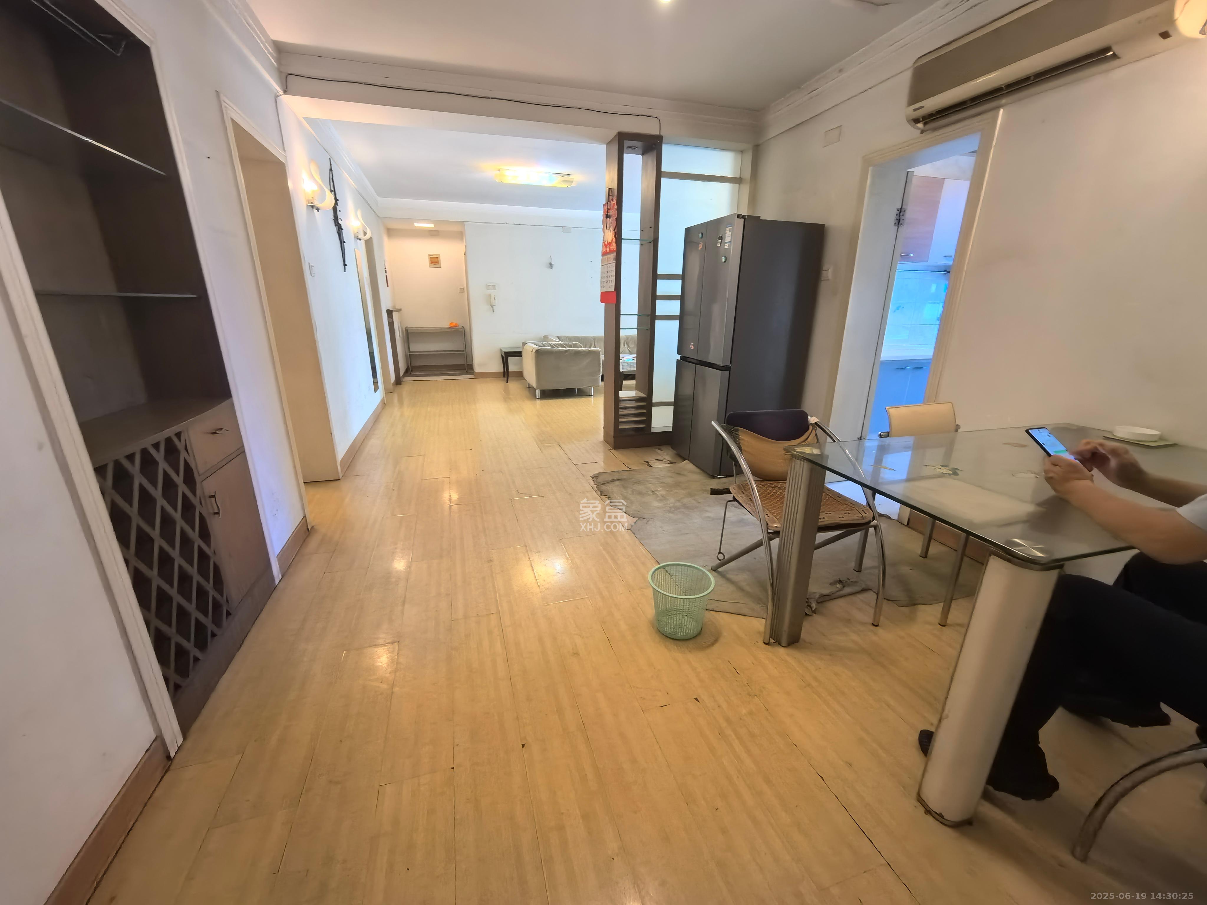 轻工小区(湖南轻工研究院宿舍) 3室2厅2卫 2500.0元/月 轻工小区(湖南轻工研究院宿舍) 3室2厅2卫 2500.0元/月室内图