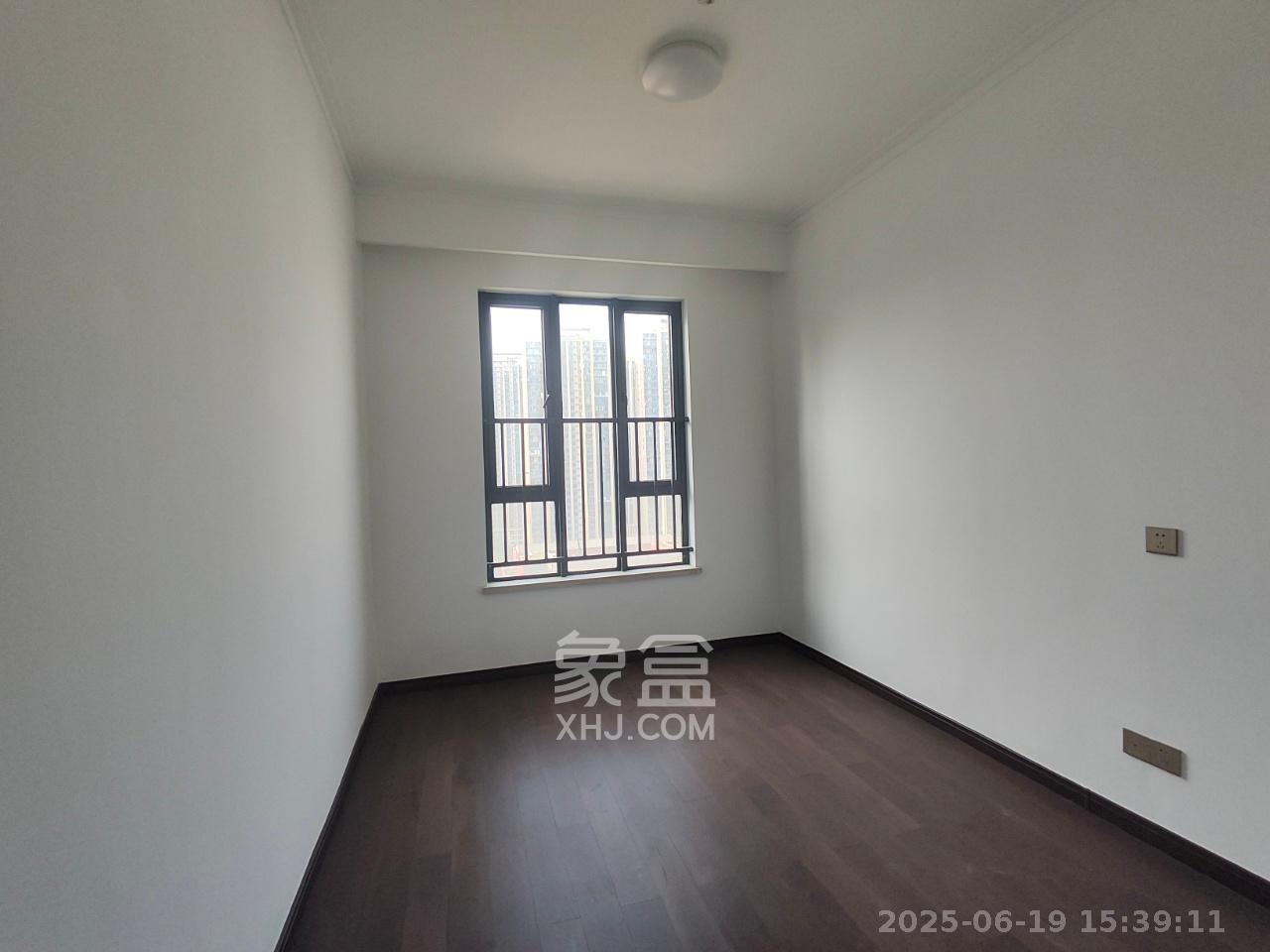 绿地长沙城际空间站(绿地新里佳苑) 5室2厅3卫 5000.0元/月 绿地长沙城际空间站(绿地新里佳苑) 5室2厅3卫 5000.0元/月室内图