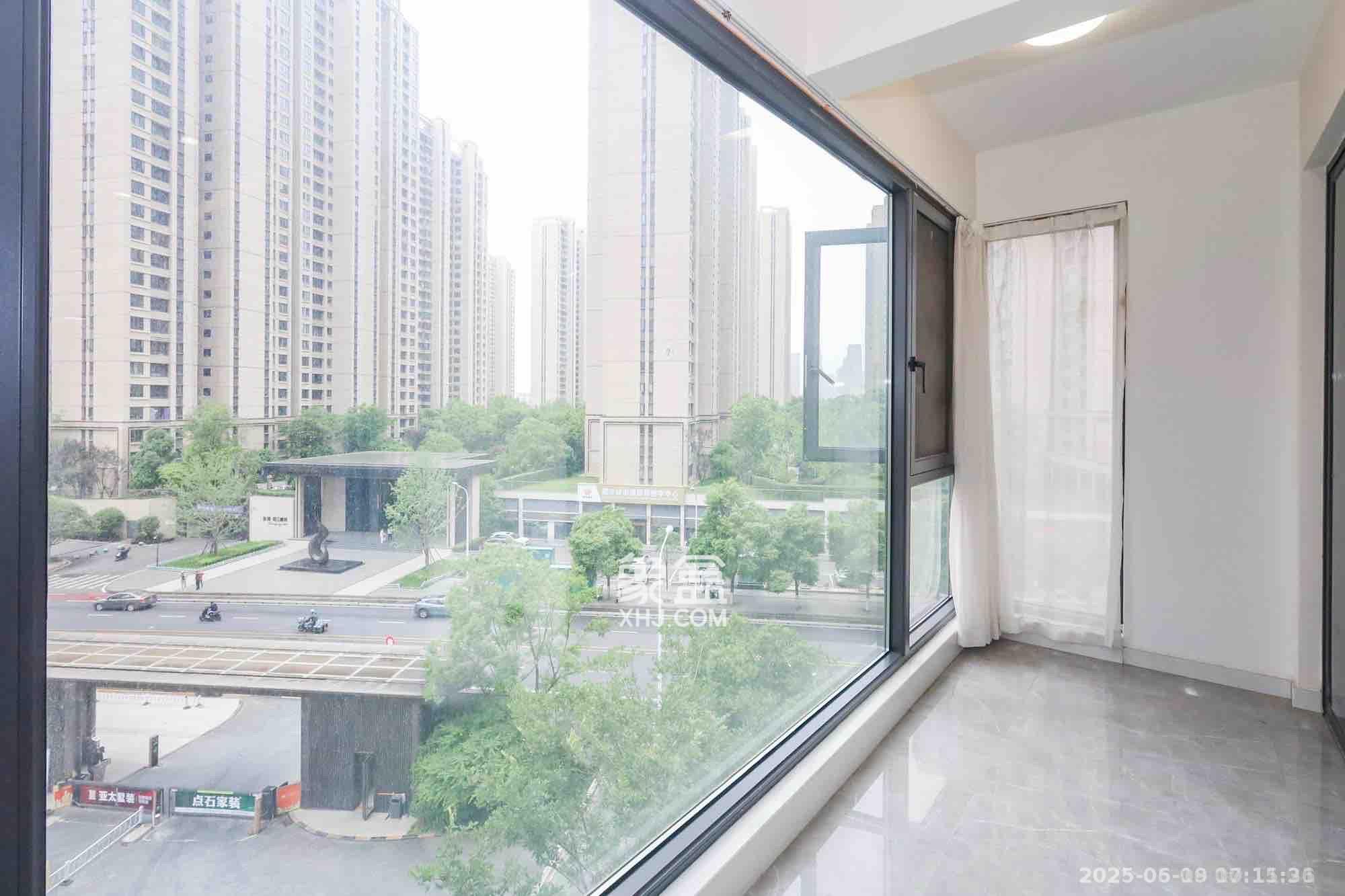 卓越中寰  3室2厅2卫   5000.00元/月室内图1