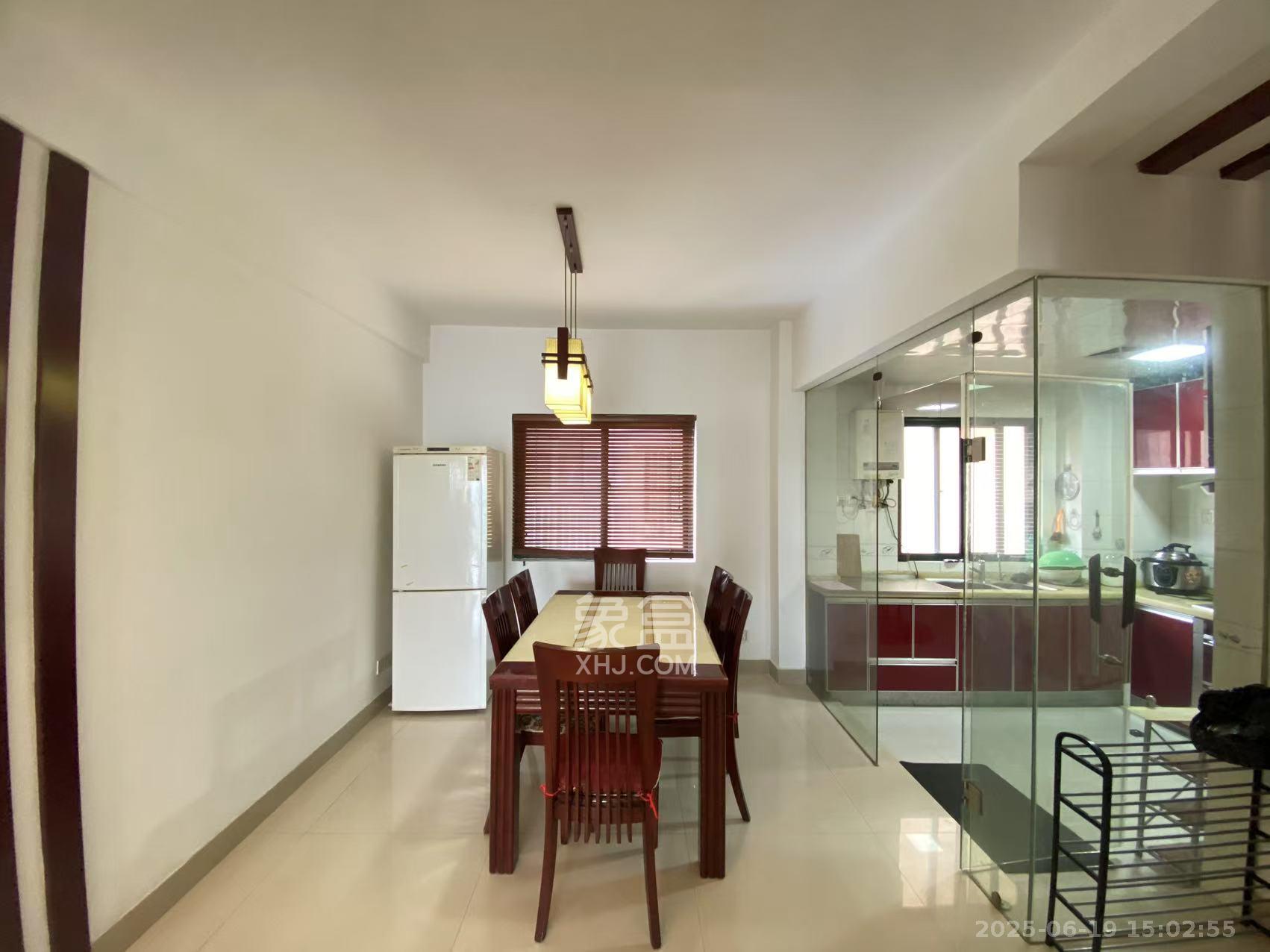 佳阳悦景馨都  3室2厅2卫    2600.0元/月 佳阳悦景馨都  3室2厅2卫    2600.0元/月室内图