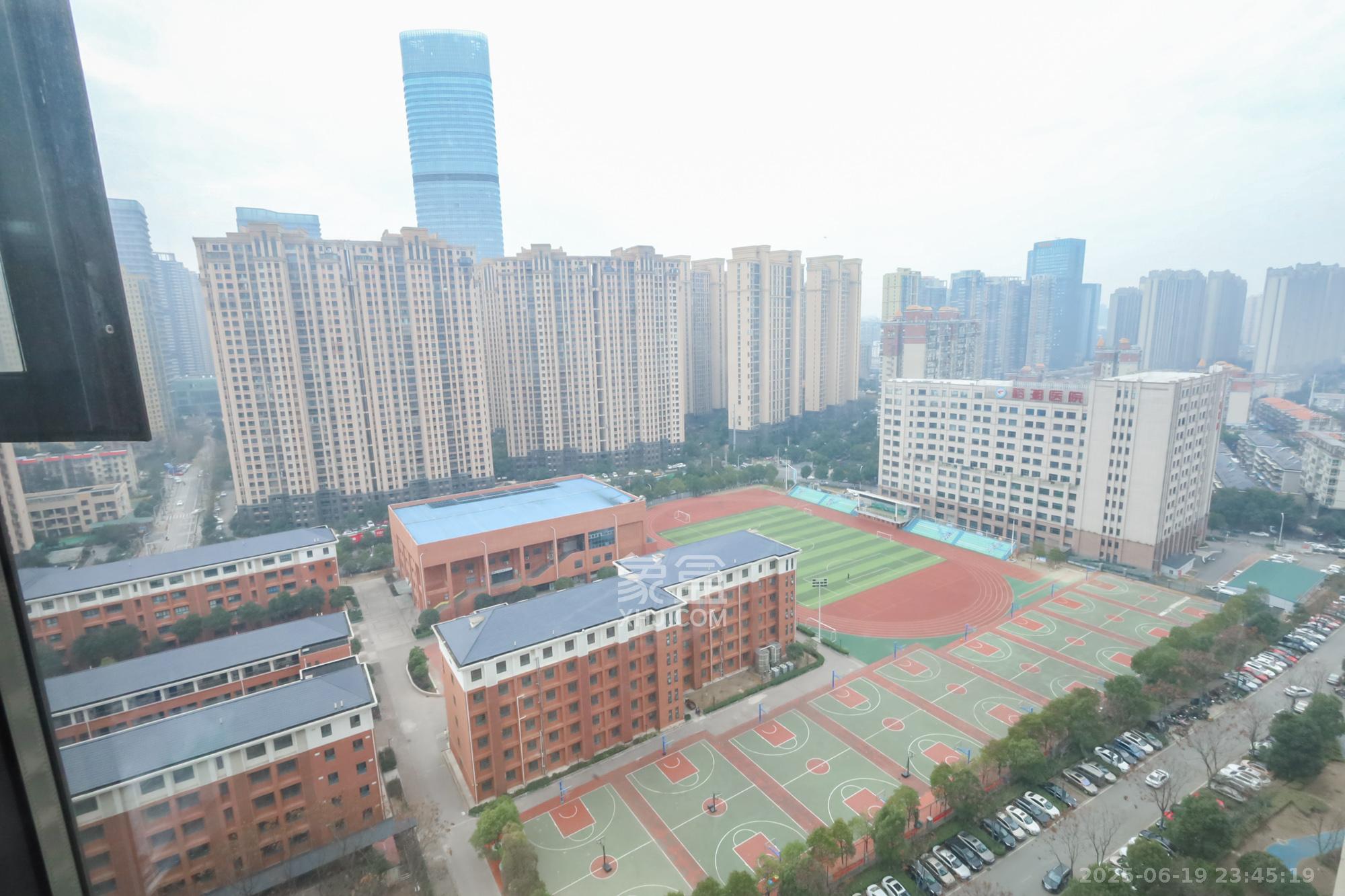 中一鲲出（鲲鹏府）  2室1厅1卫   60.00万其他