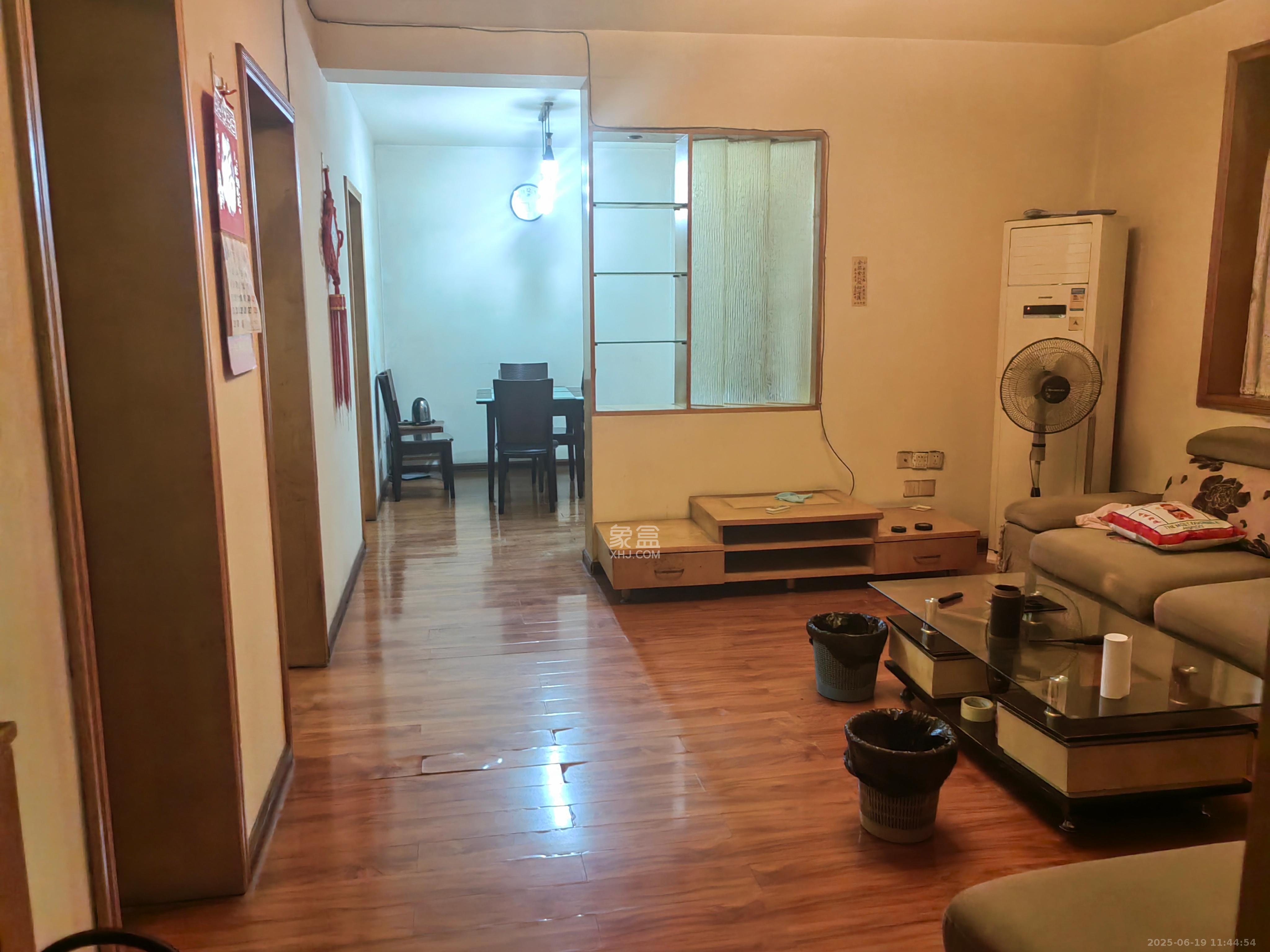 人造板厂宿舍（新河北堤1号）  3室2厅1卫   2200.00元/月室内图