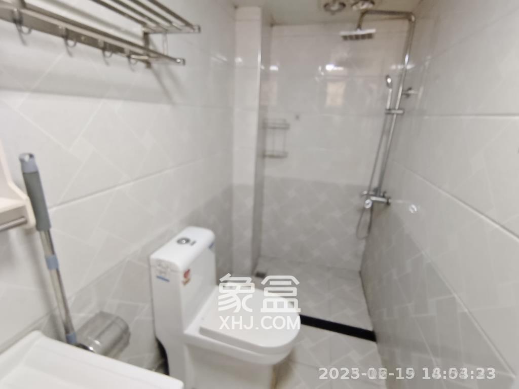 阳光100二期  1室1厅1卫   1880.00元/月室内图
