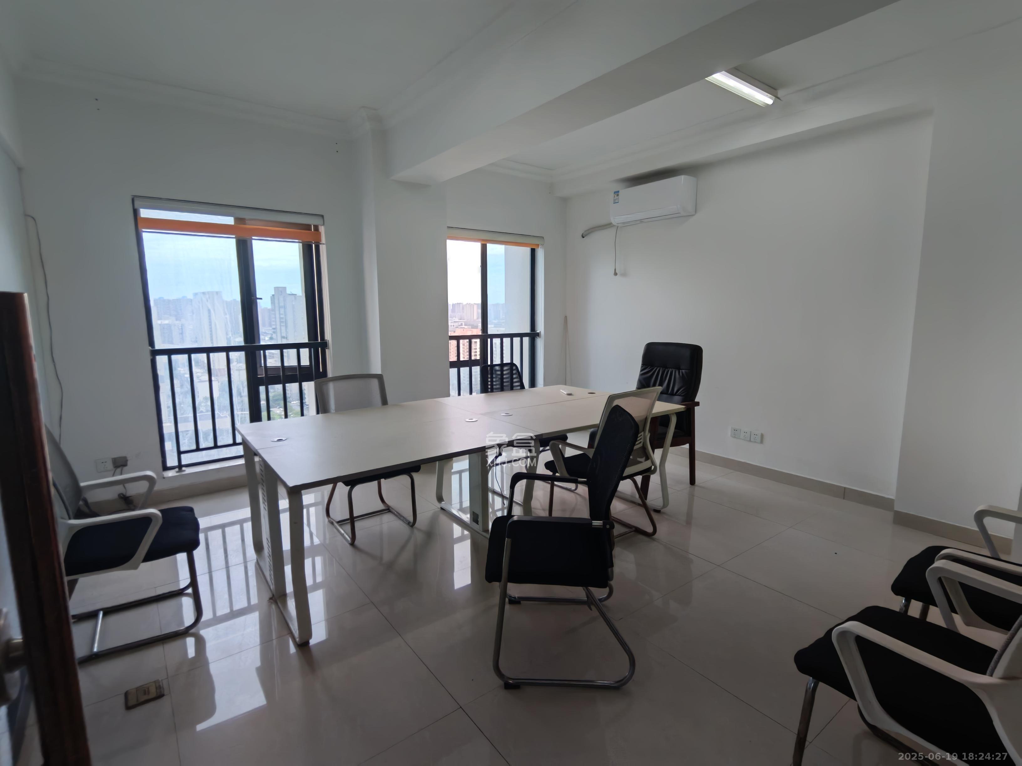 星大峰汇商务楼 3室1厅1卫 5500.0元/月 星大峰汇商务楼 3室1厅1卫 5500.0元/月室内图