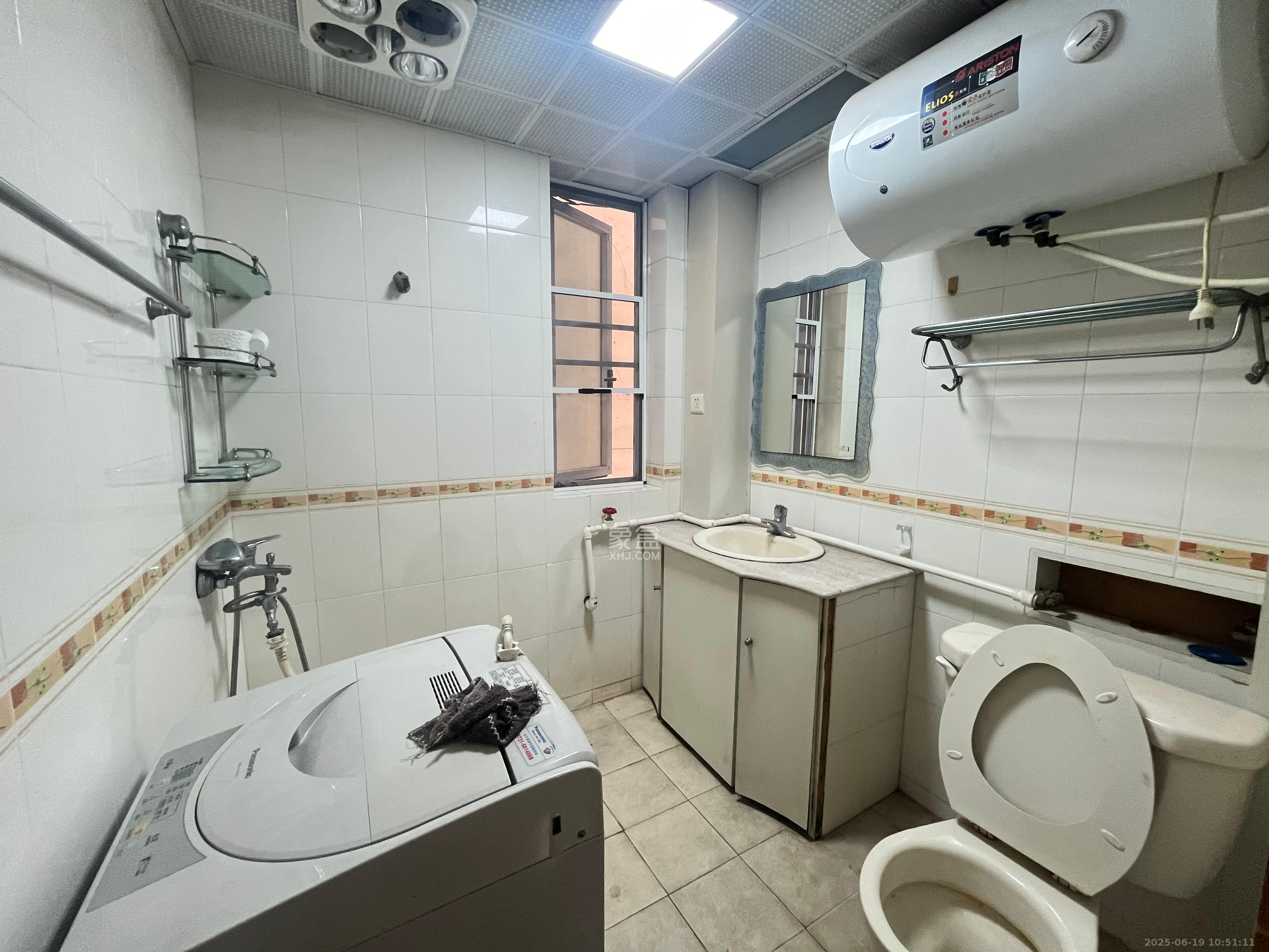 咸嘉新村嘉文苑 3室2厅2卫 2300.0元/月 咸嘉新村嘉文苑 3室2厅2卫 2300.0元/月室内图