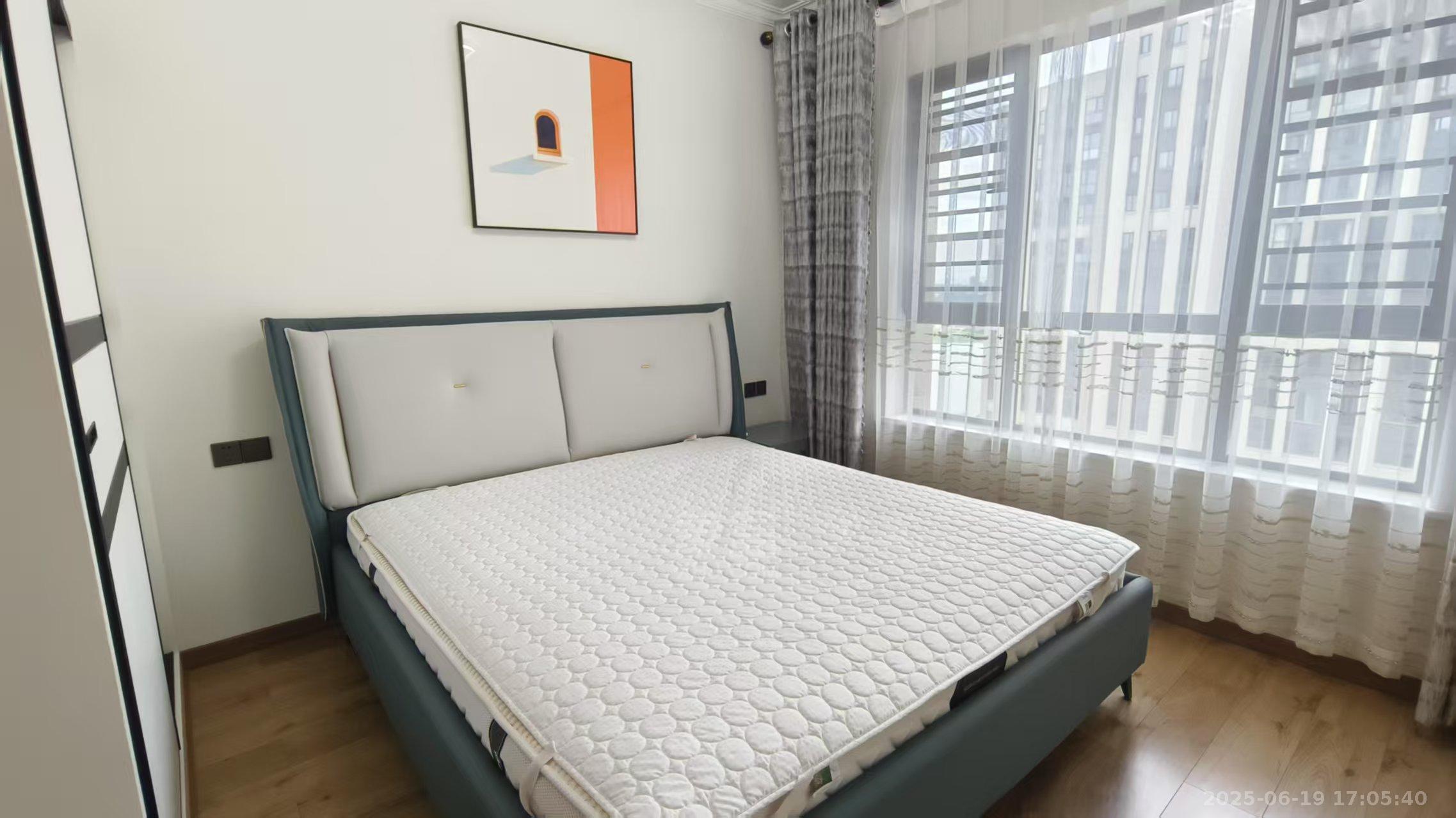 中泰财富湘江 3室2厅2卫 2800.0元/月 中泰财富湘江 3室2厅2卫 2800.0元/月室内图