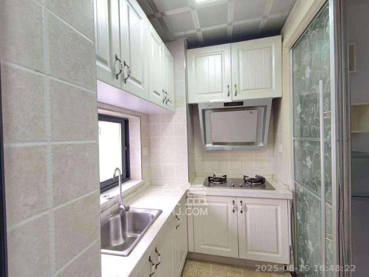 上峰苑(兰亭玥岛) 1室1厅1卫 1500.0元/月 上峰苑(兰亭玥岛) 1室1厅1卫 1500.0元/月室内图