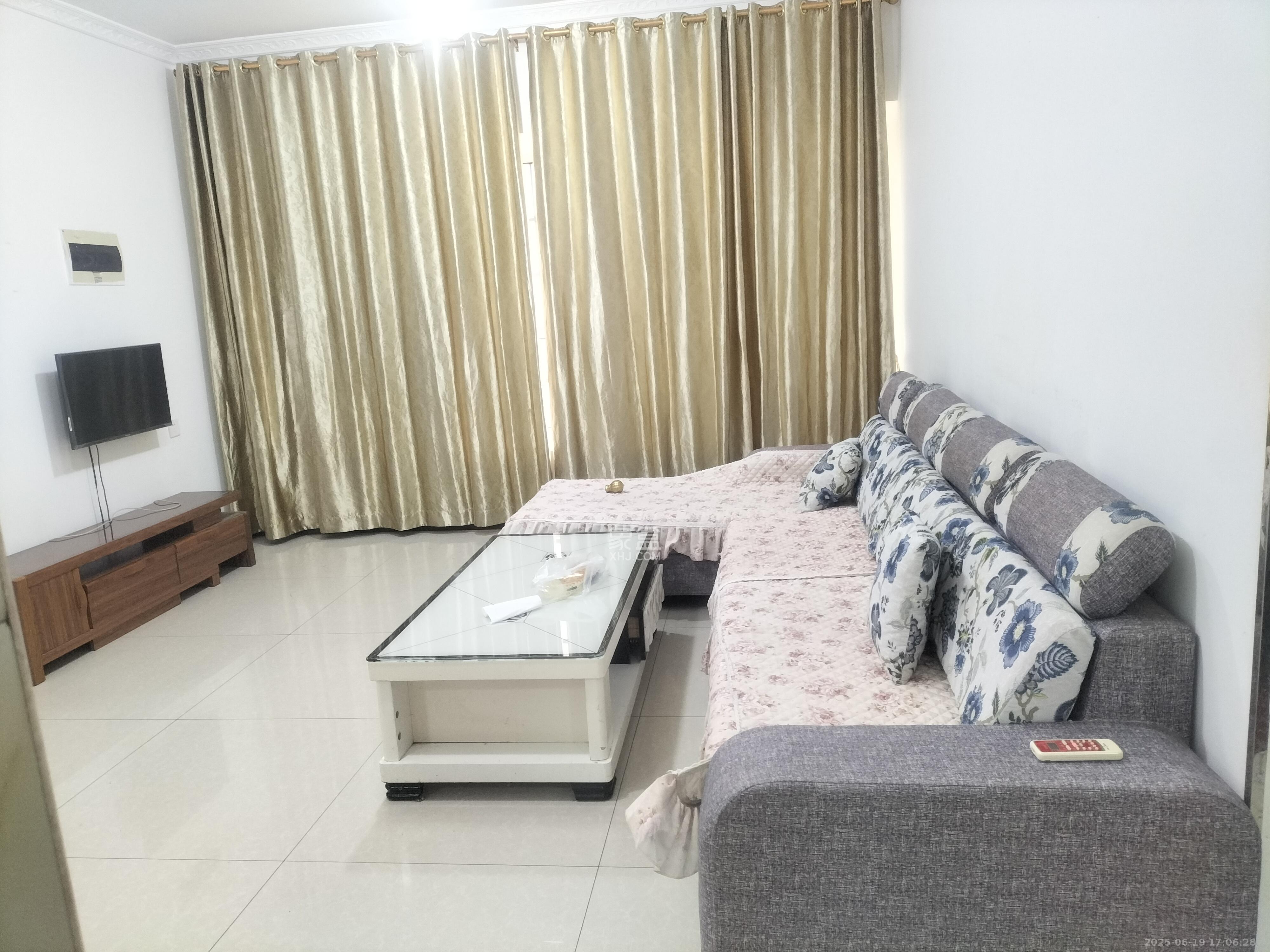 家兴苑 3室2厅1卫 2200.0元/月 家兴苑 3室2厅1卫 2200.0元/月室内图