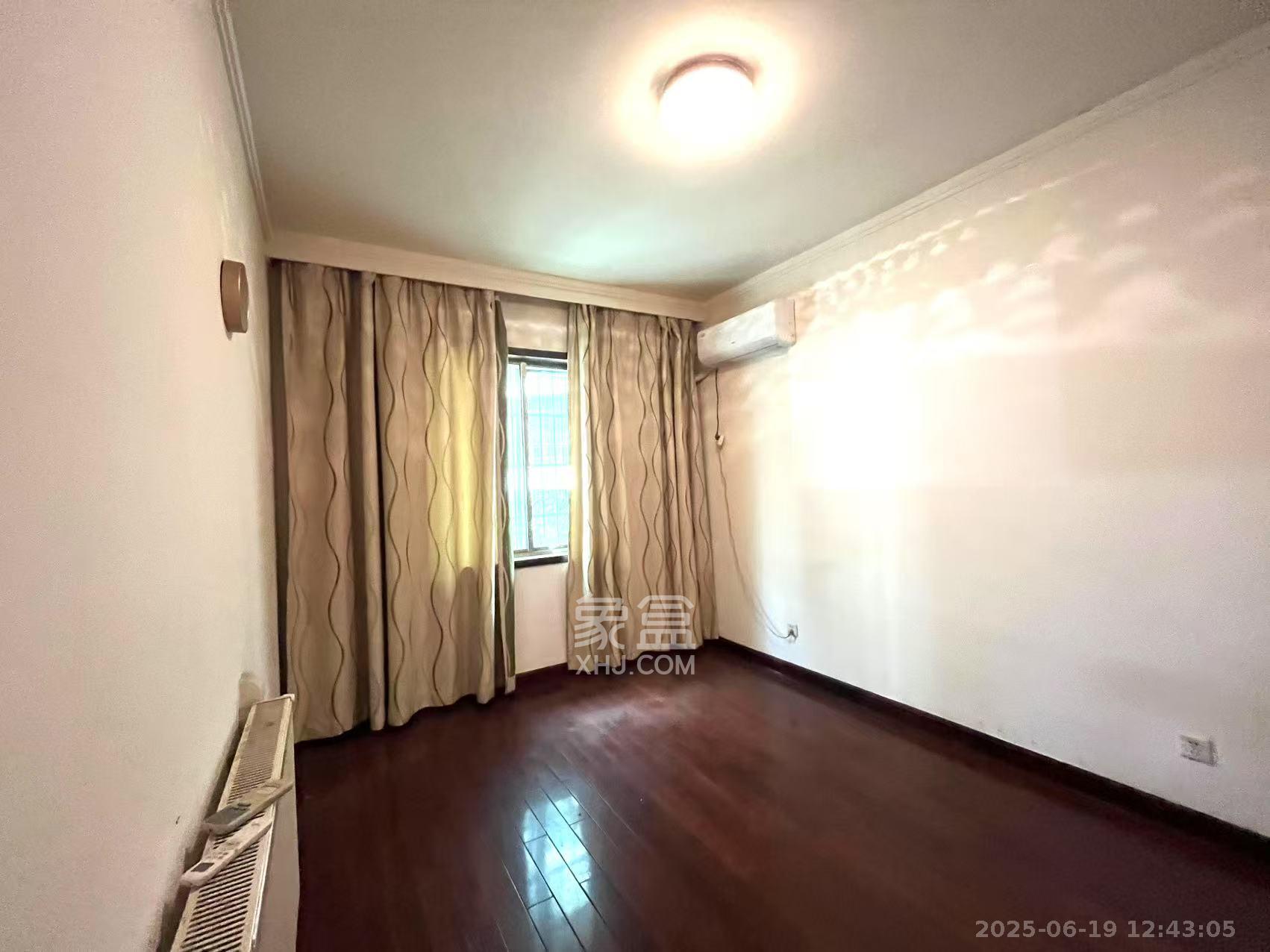 宏轩花苑  4室2厅3卫    4500.0元/月室内图