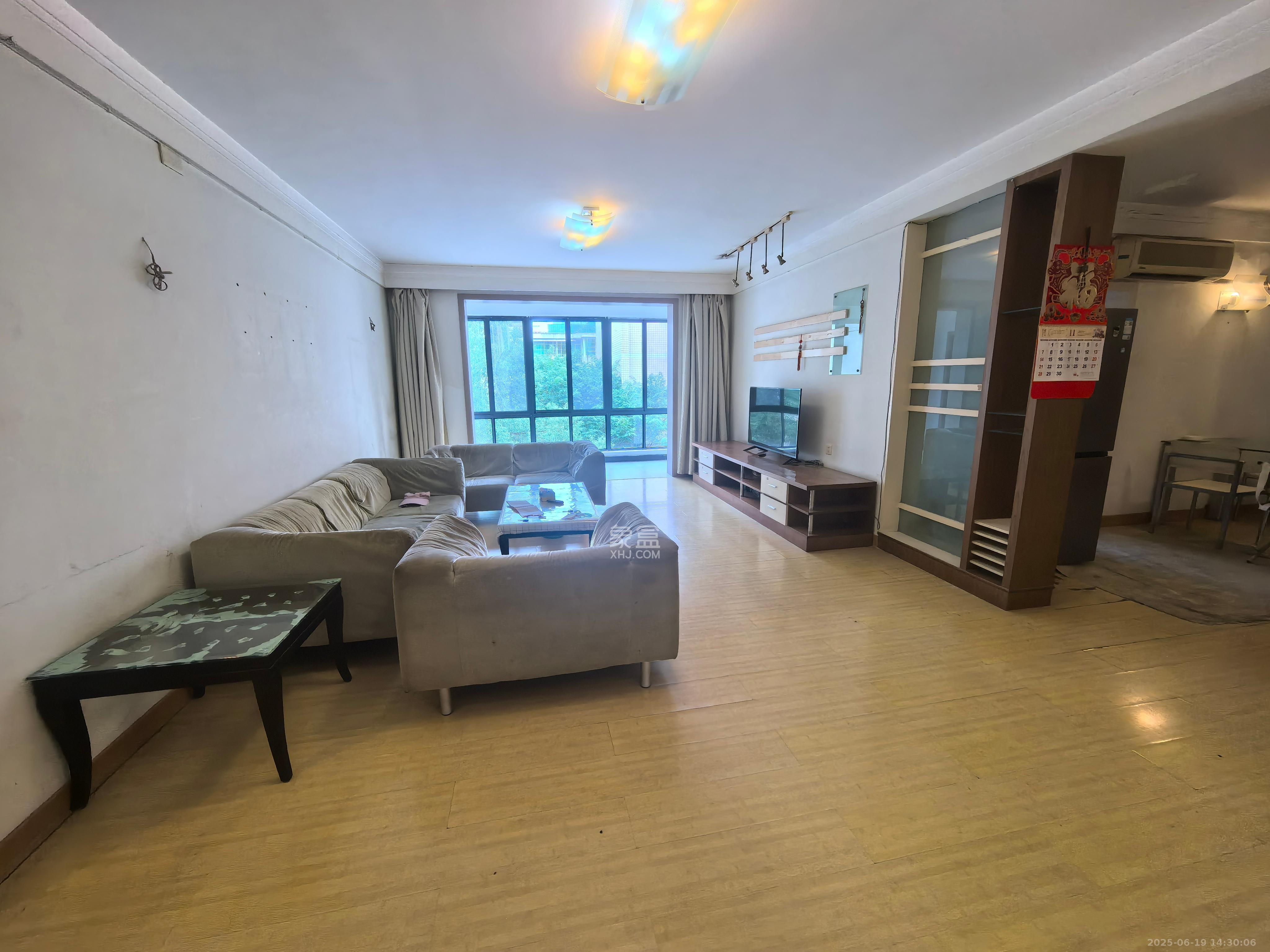 轻工小区(湖南轻工研究院宿舍) 3室2厅2卫 2500.0元/月 轻工小区(湖南轻工研究院宿舍) 3室2厅2卫 2500.0元/月室内图