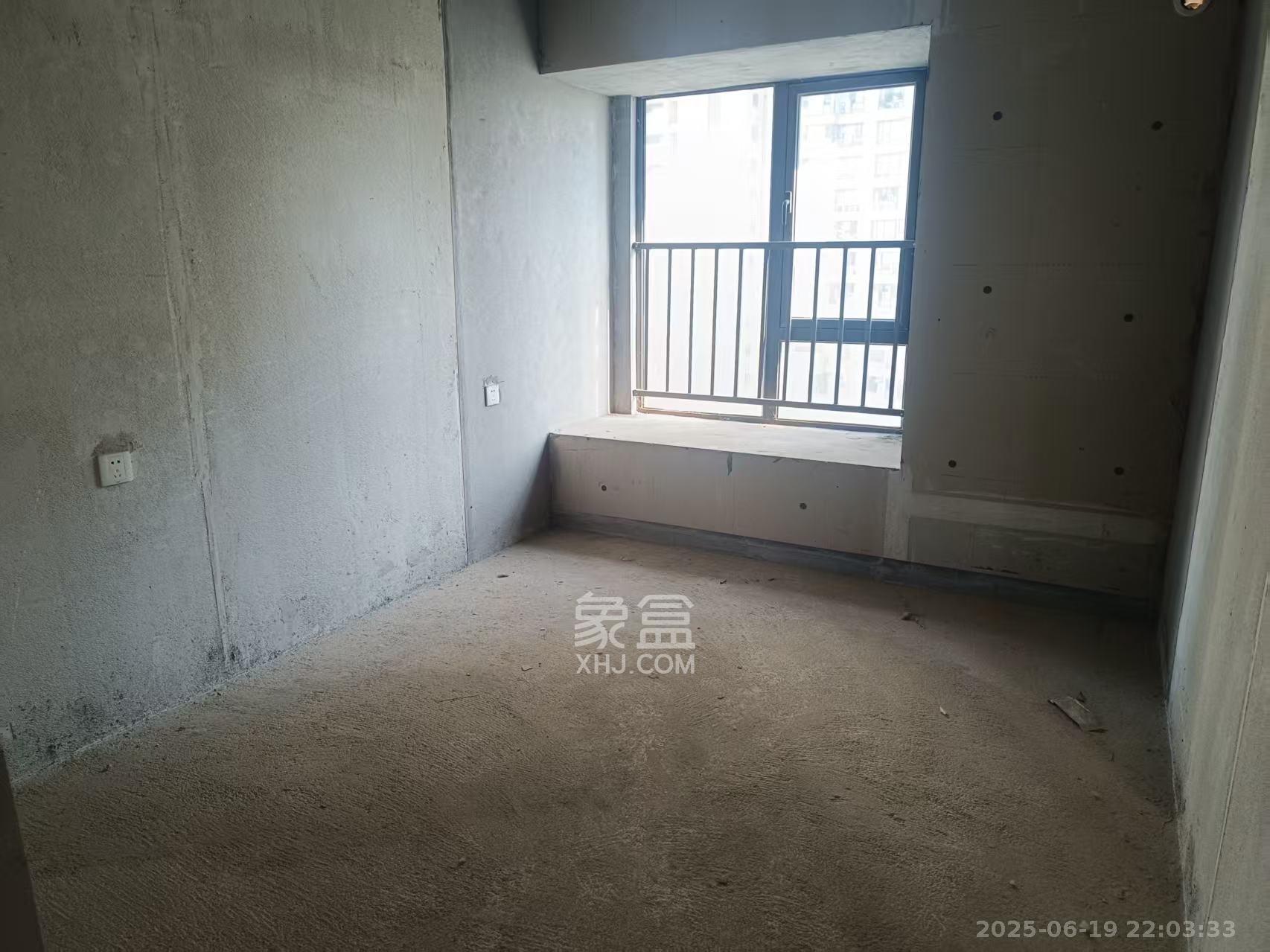 保利东郡  3室2厅2卫    1800.0元/月室内图