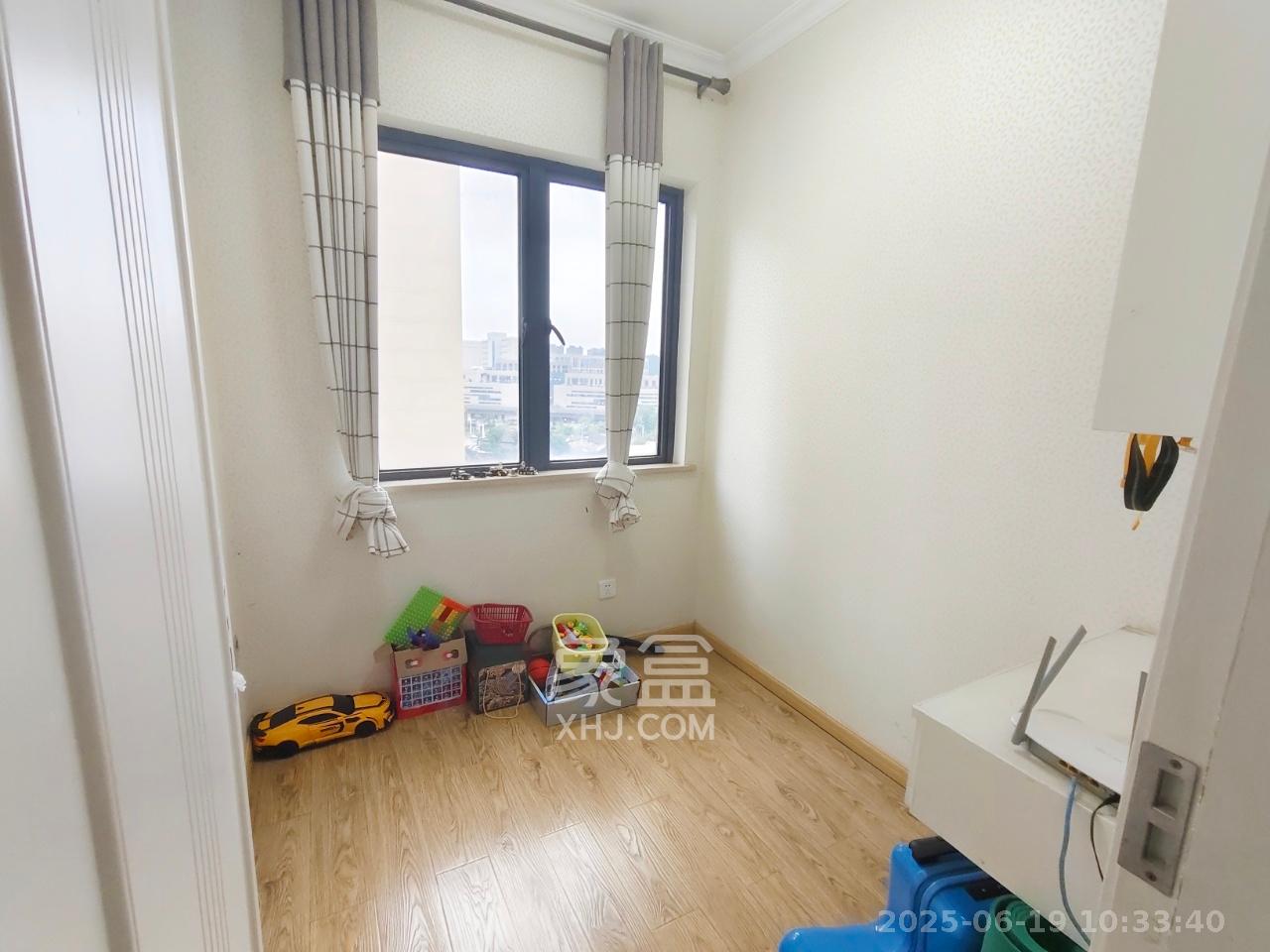中建芙蓉嘉苑  3室2厅1卫   2400.00元/月室内图