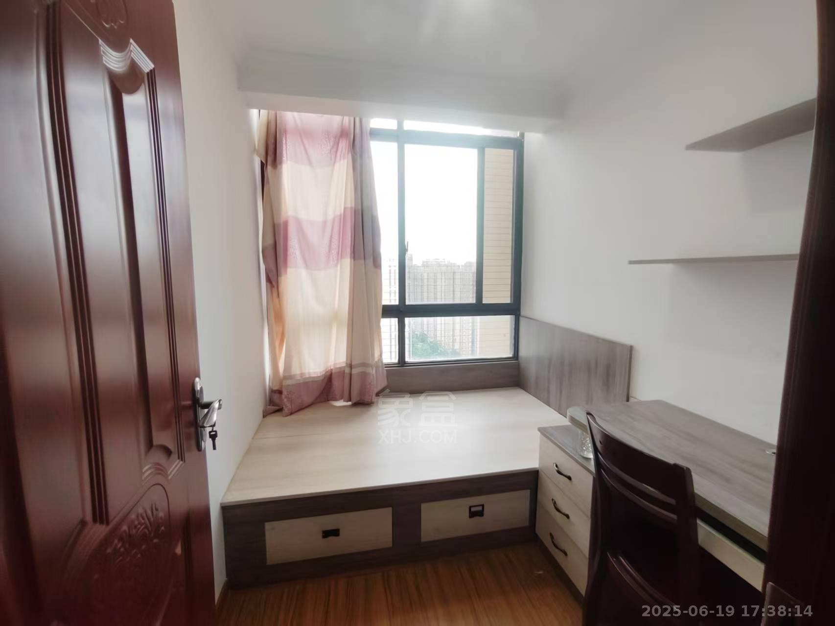 武广国际学苑 3室2厅1卫 2100.0元/月 武广国际学苑 3室2厅1卫 2100.0元/月室内图