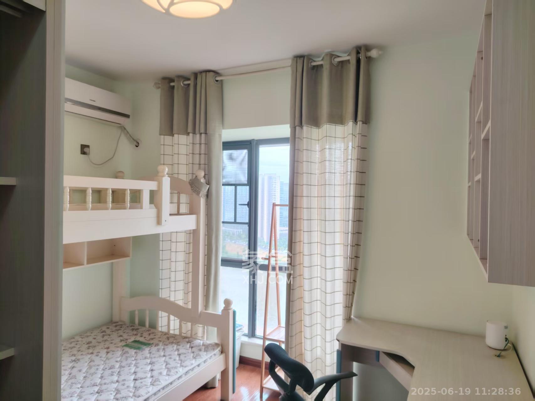 兰亭湾畔 4室2厅2卫 3700.0元/月 兰亭湾畔 4室2厅2卫 3700.0元/月室内图