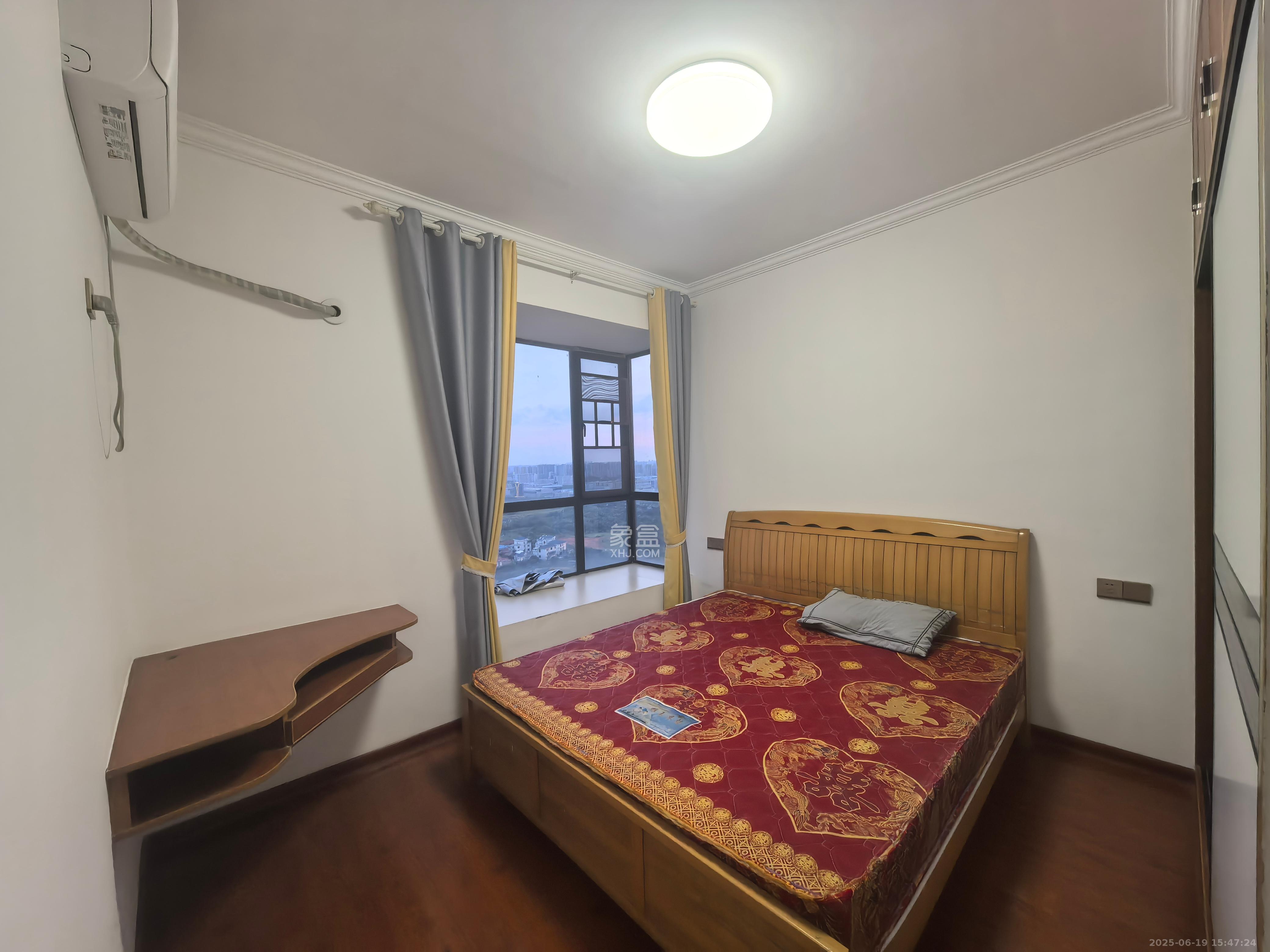 紫华郡  4室2厅2卫    2500.0元/月室内图